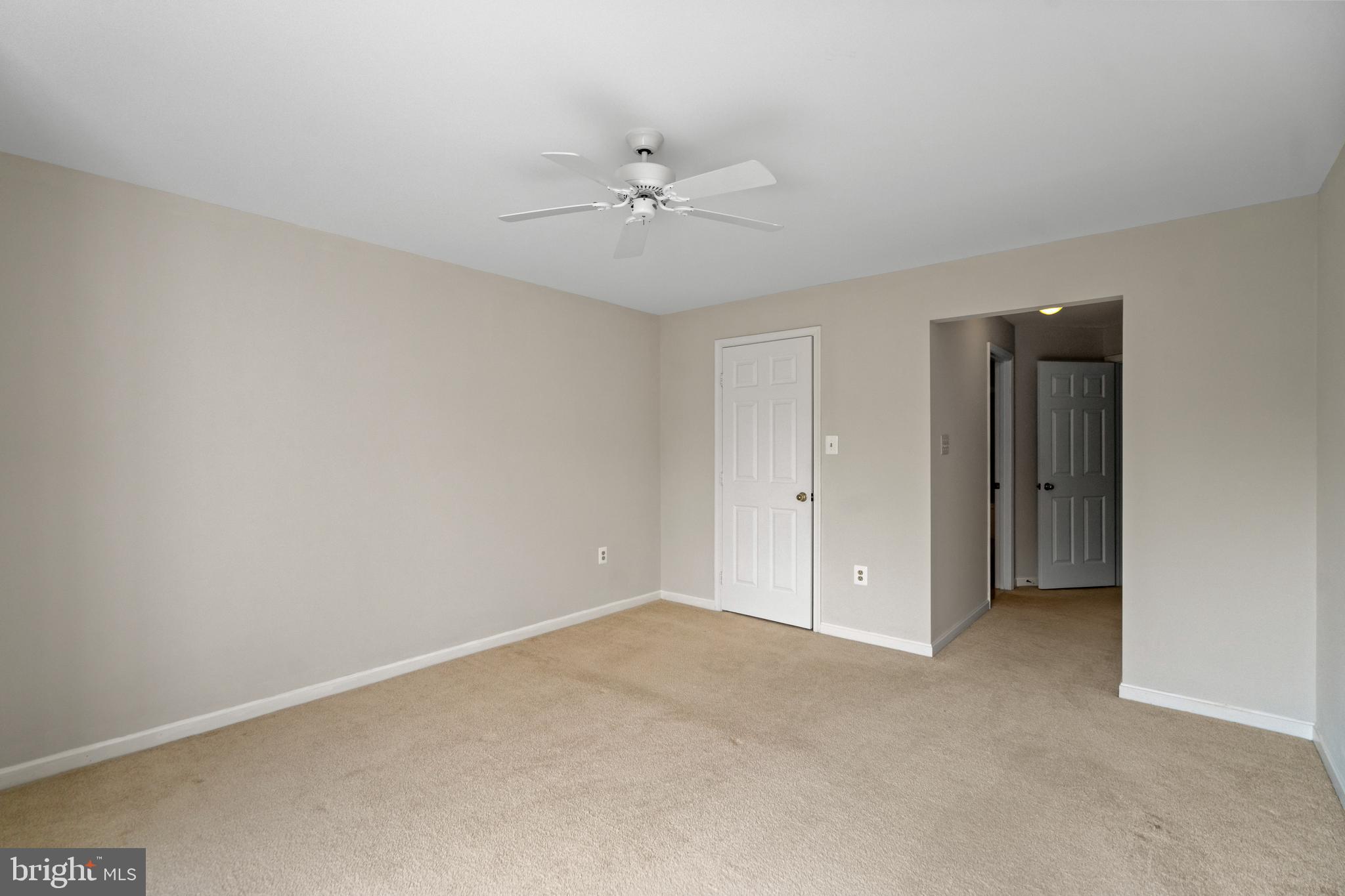 ASHBURN VILLAGE - Residential