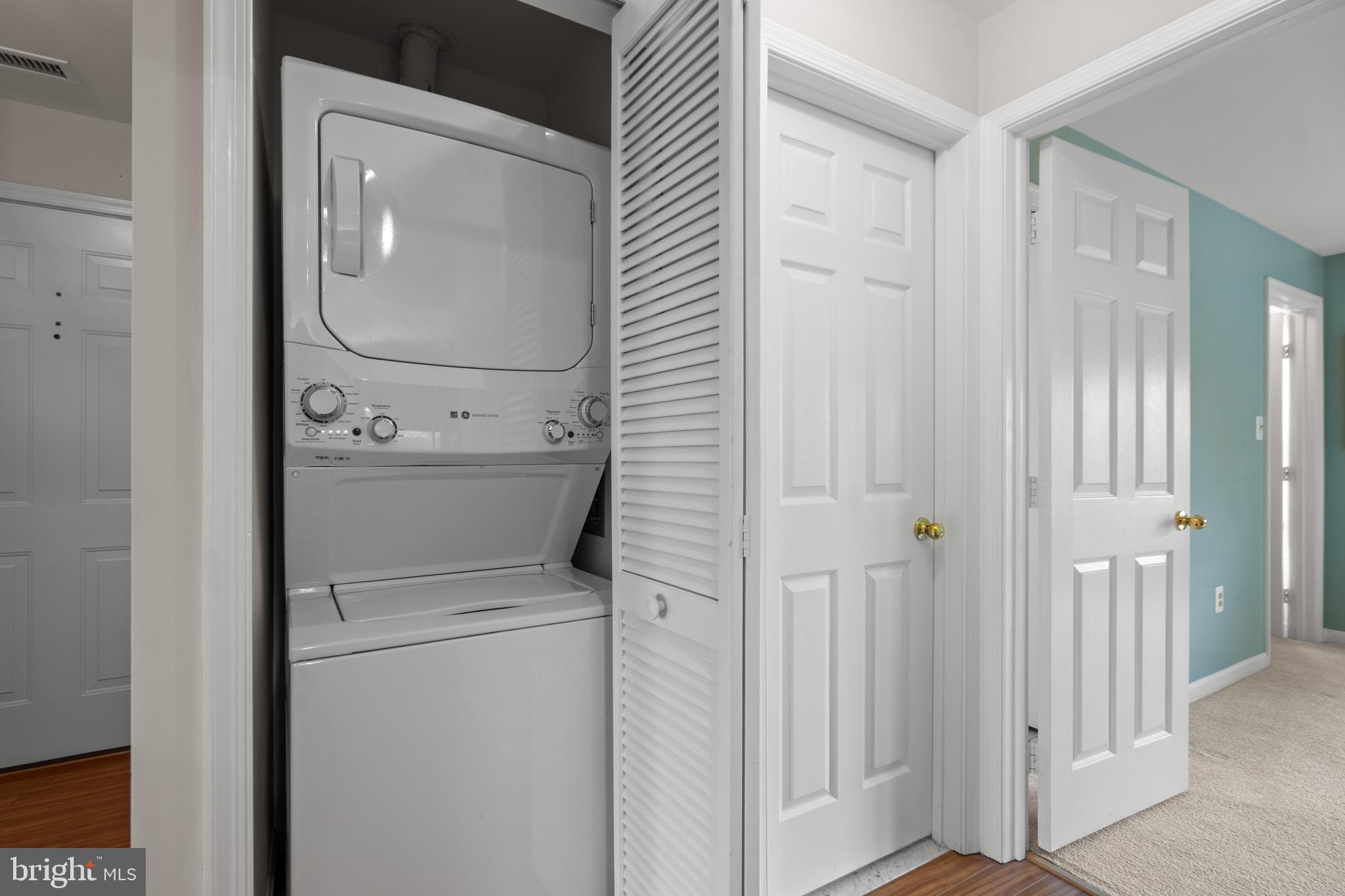ASHBURN VILLAGE - Residential