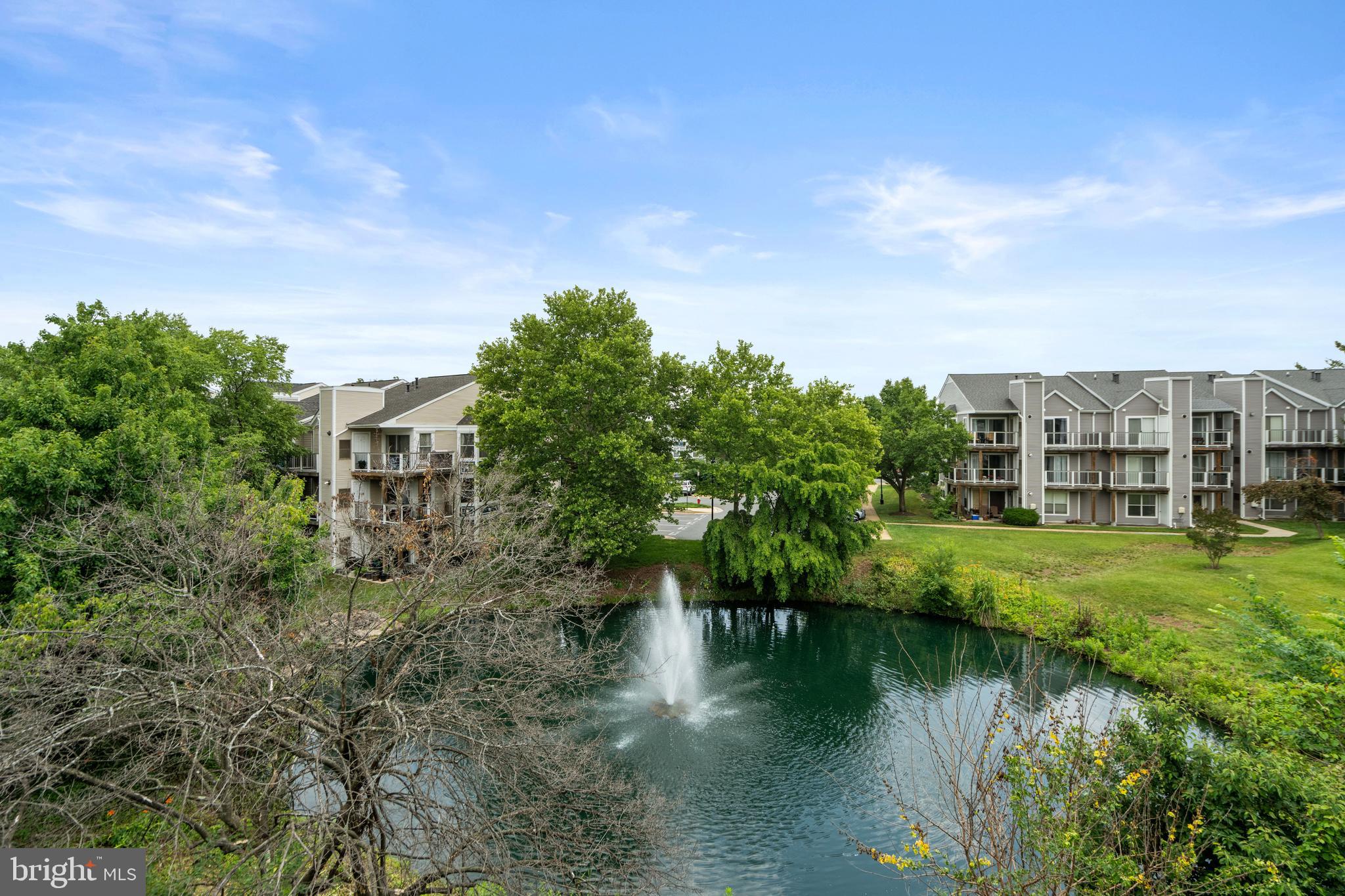 ASHBURN VILLAGE - Residential