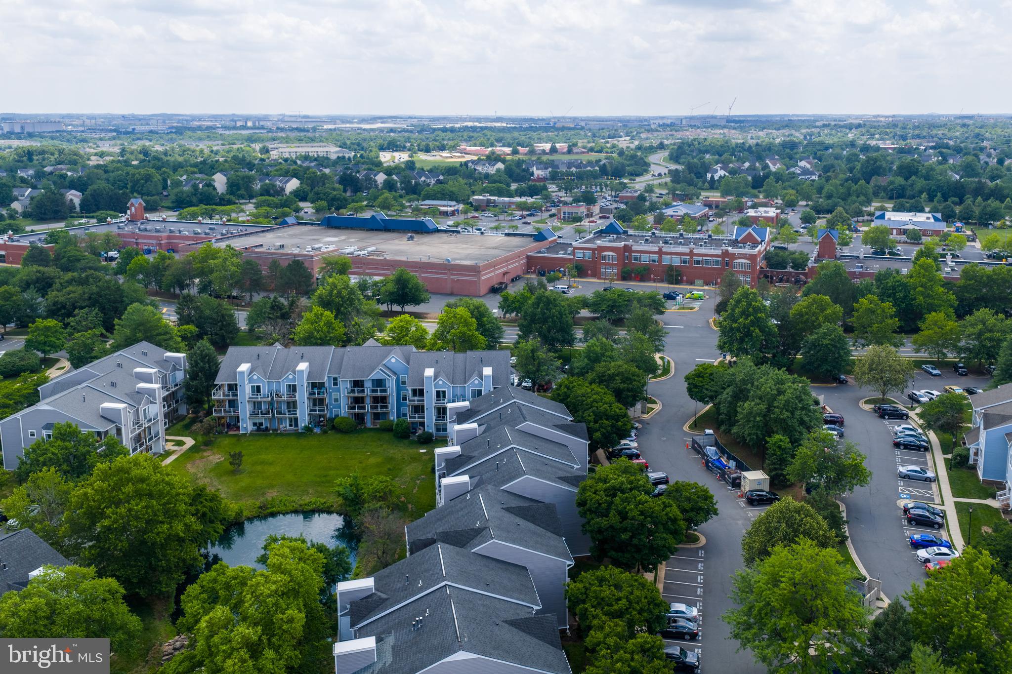 ASHBURN VILLAGE - Residential