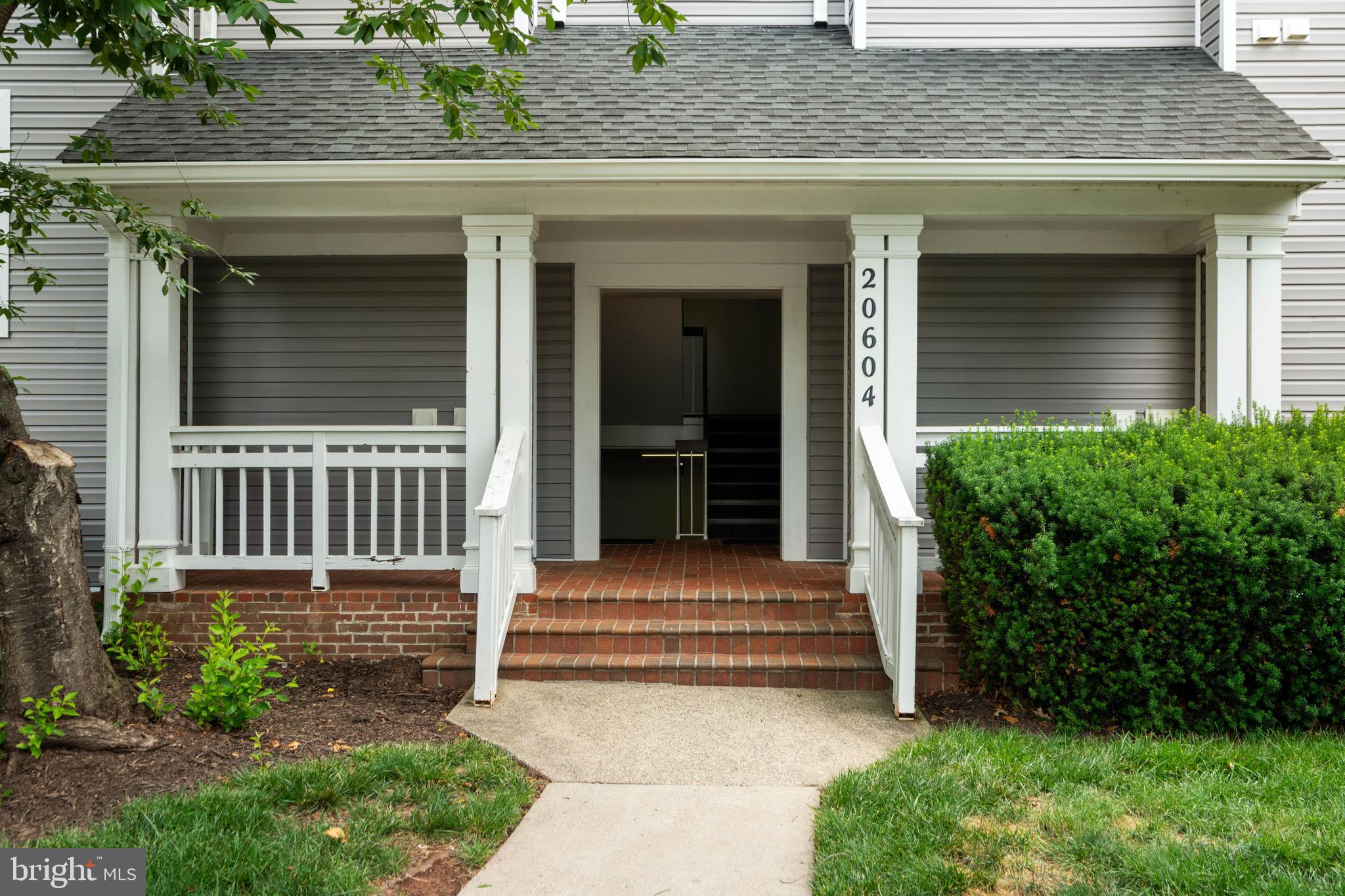 ASHBURN VILLAGE - Residential