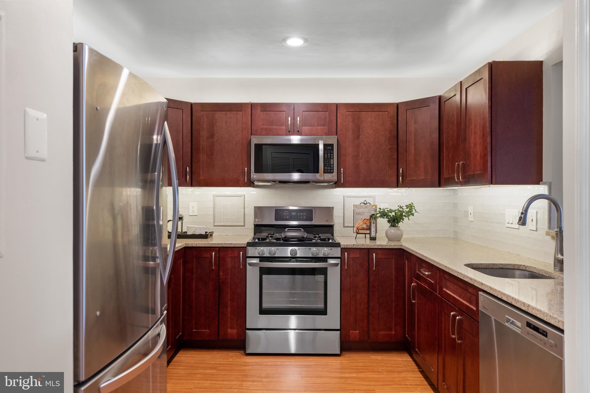 ASHBURN VILLAGE - Residential