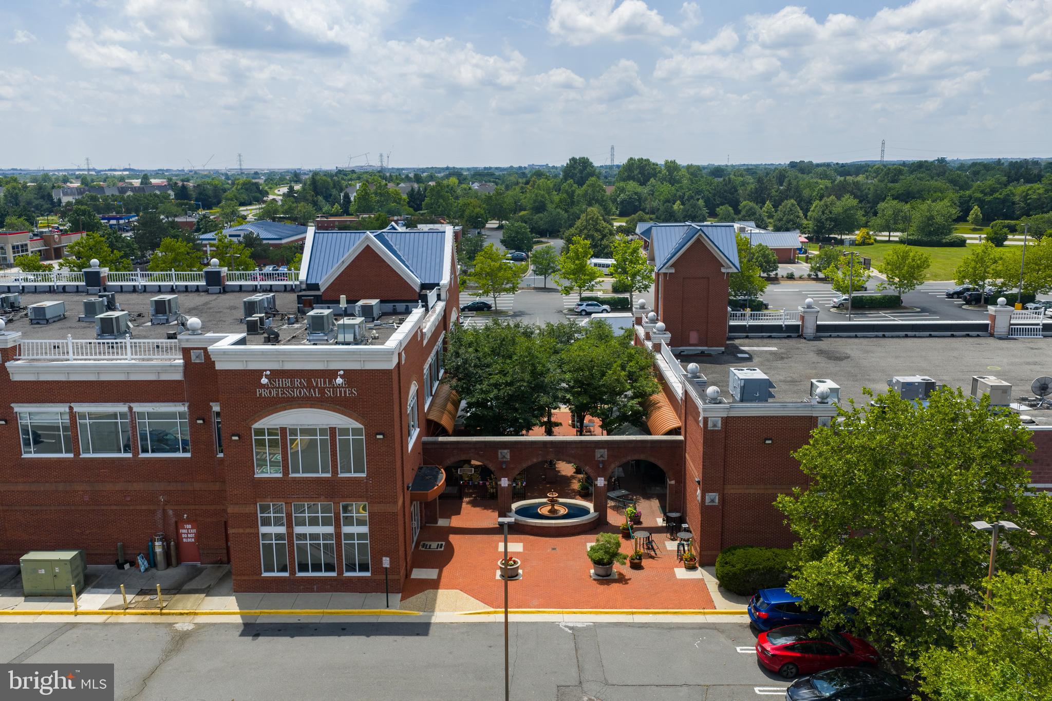 ASHBURN VILLAGE - Residential