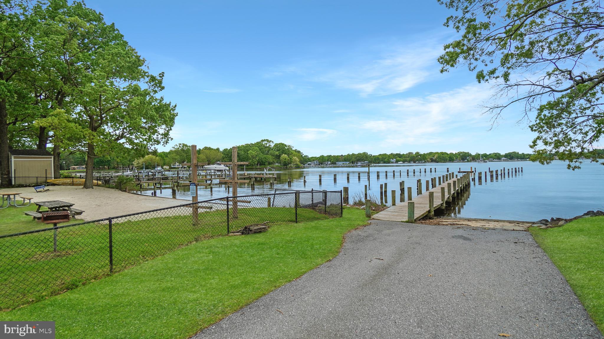 AVALON SHORES - Residential