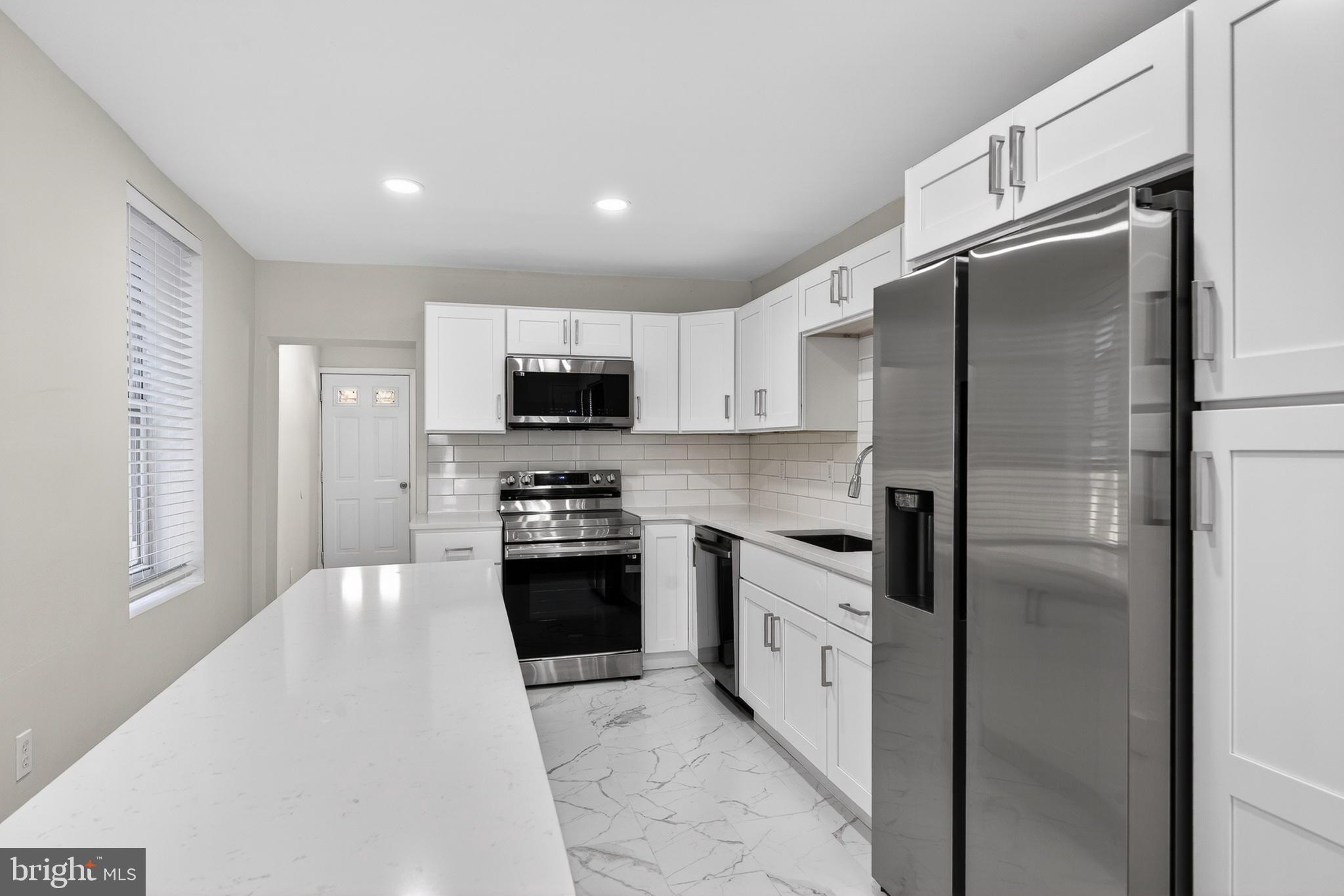 FAIRMOUNT - Residential