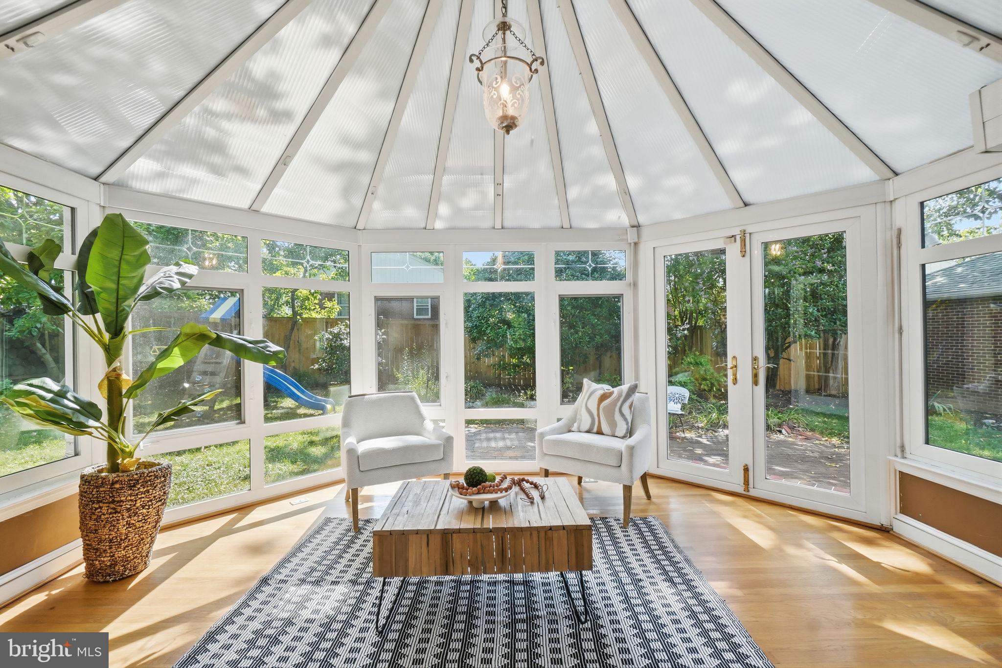 ARLINGTON HEIGHTS - Residential