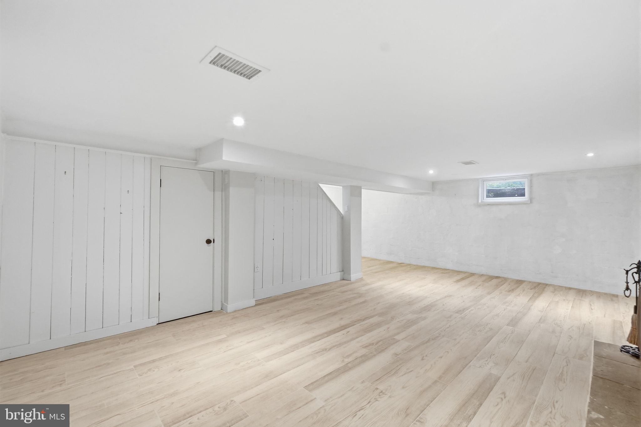 ARLINGTON HEIGHTS - Residential