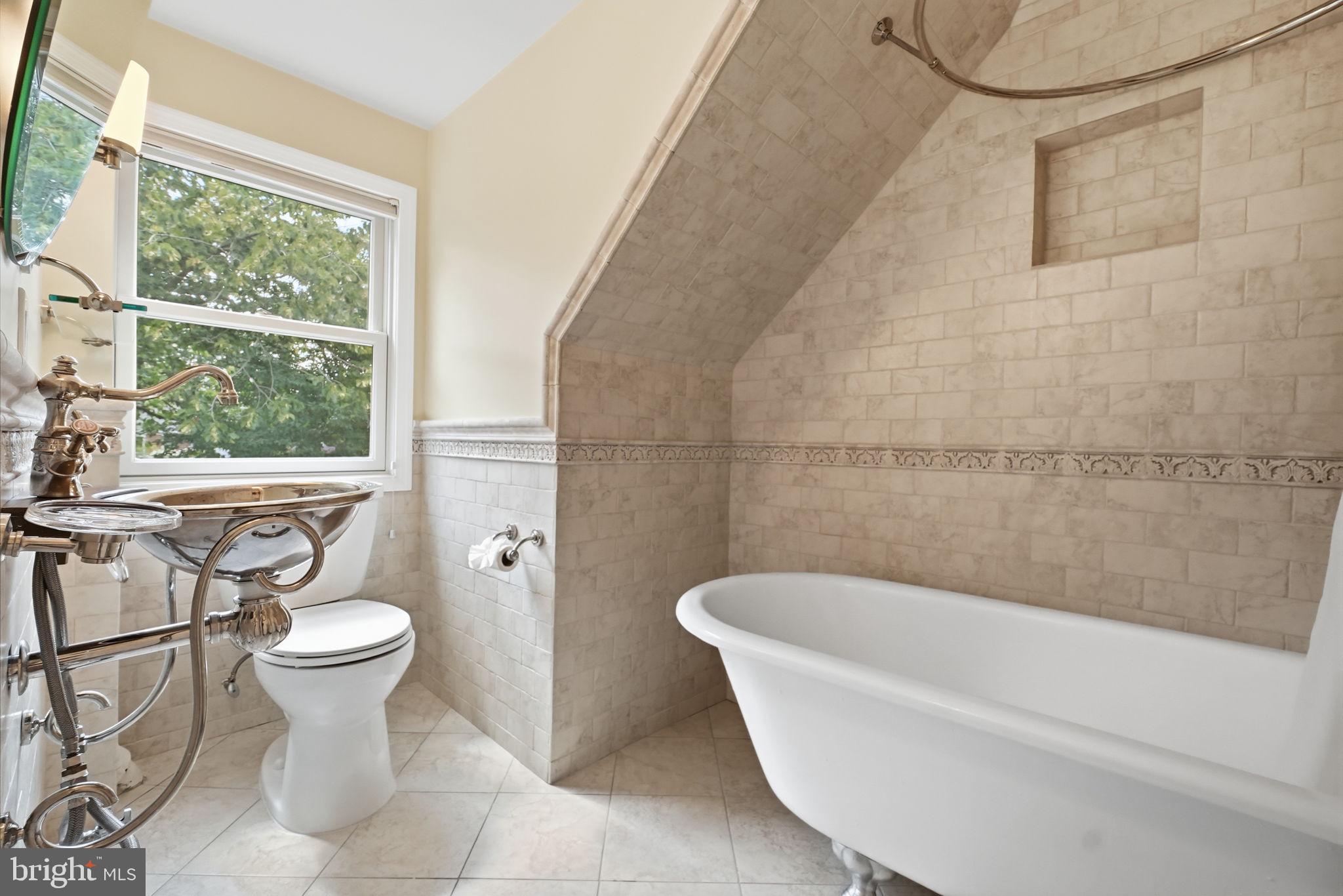 ARLINGTON HEIGHTS - Residential