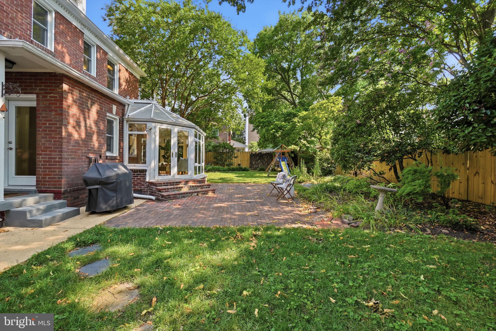 ARLINGTON HEIGHTS - Residential