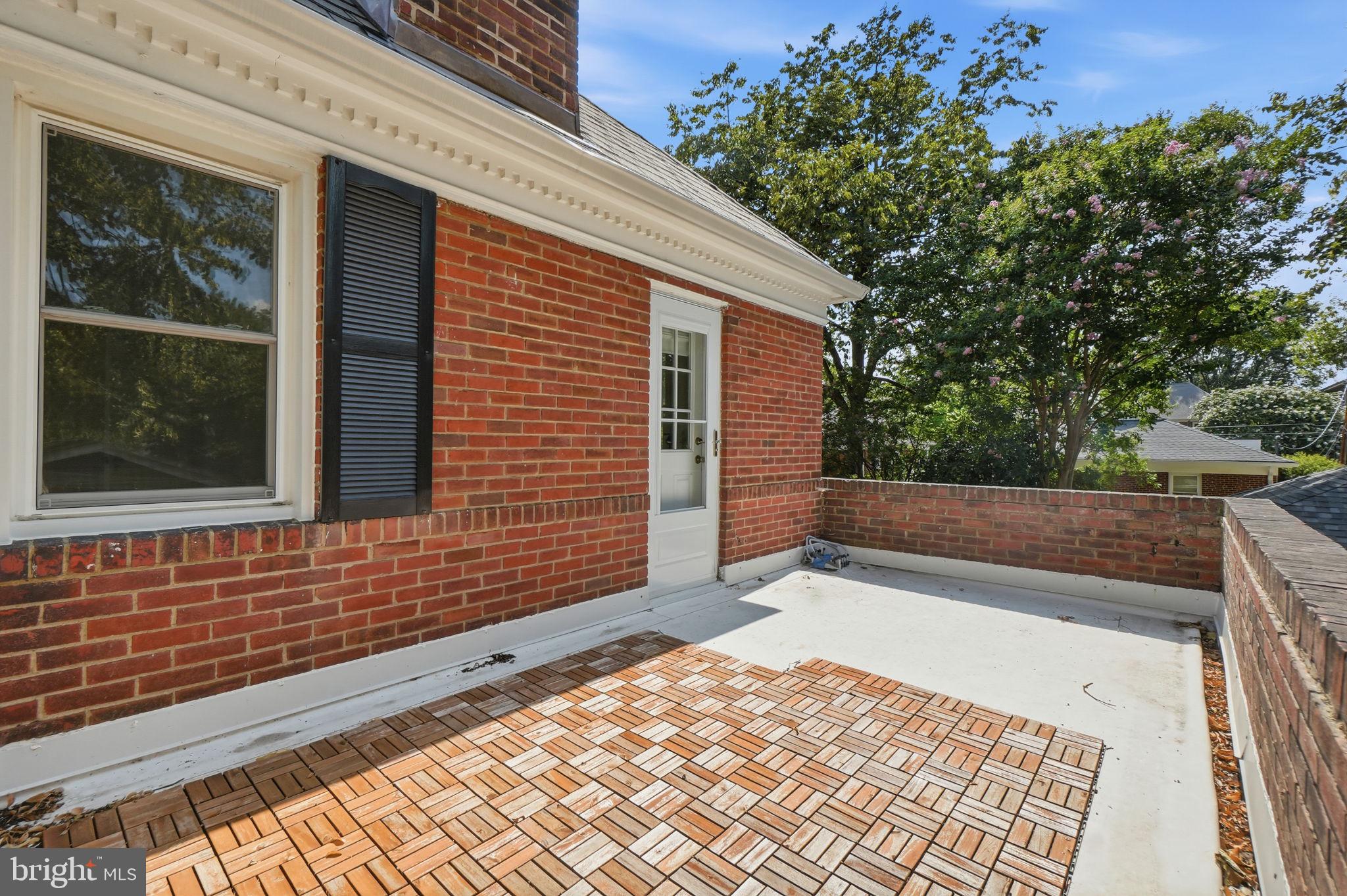 ARLINGTON HEIGHTS - Residential