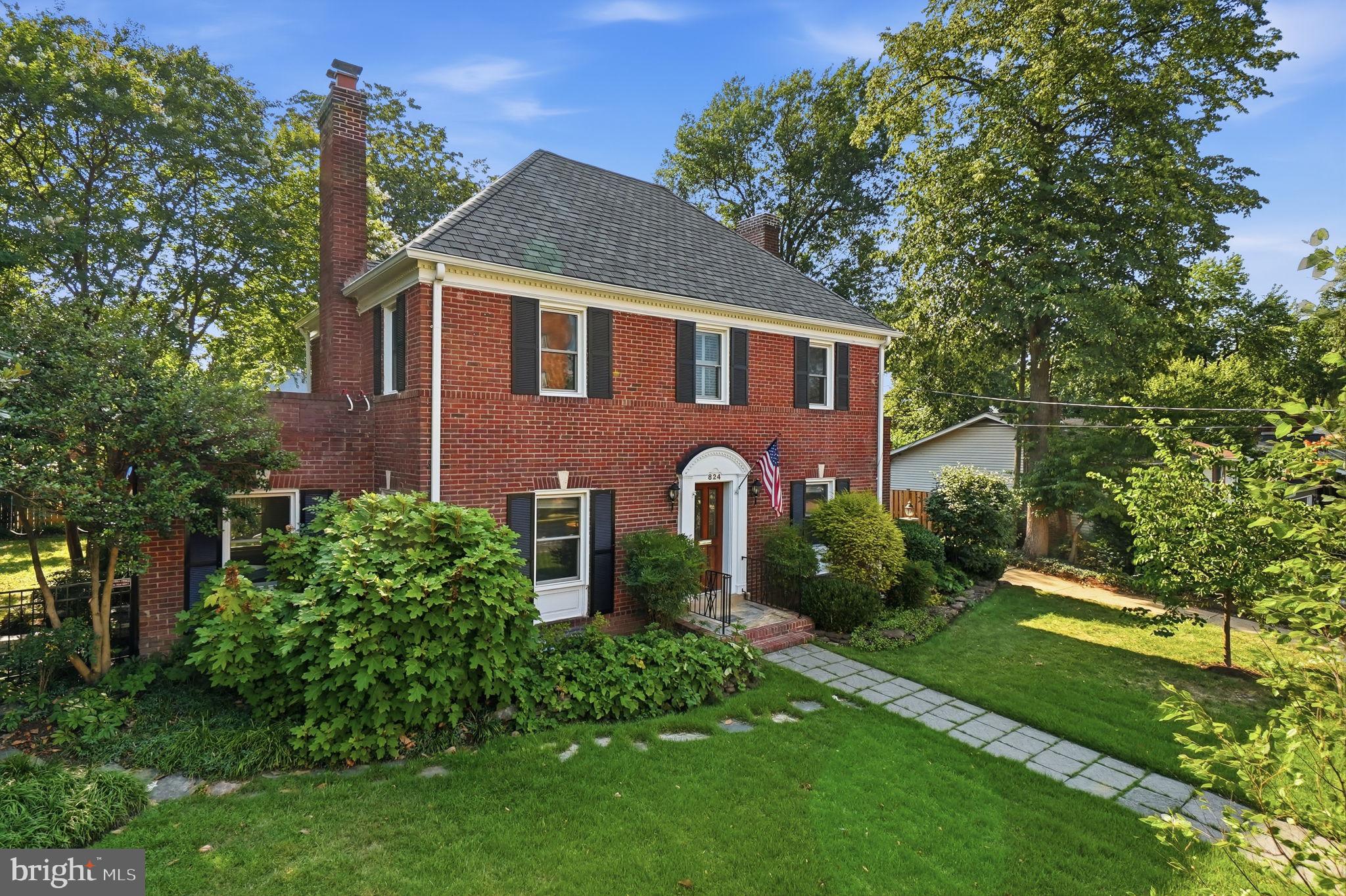 ARLINGTON HEIGHTS - Residential