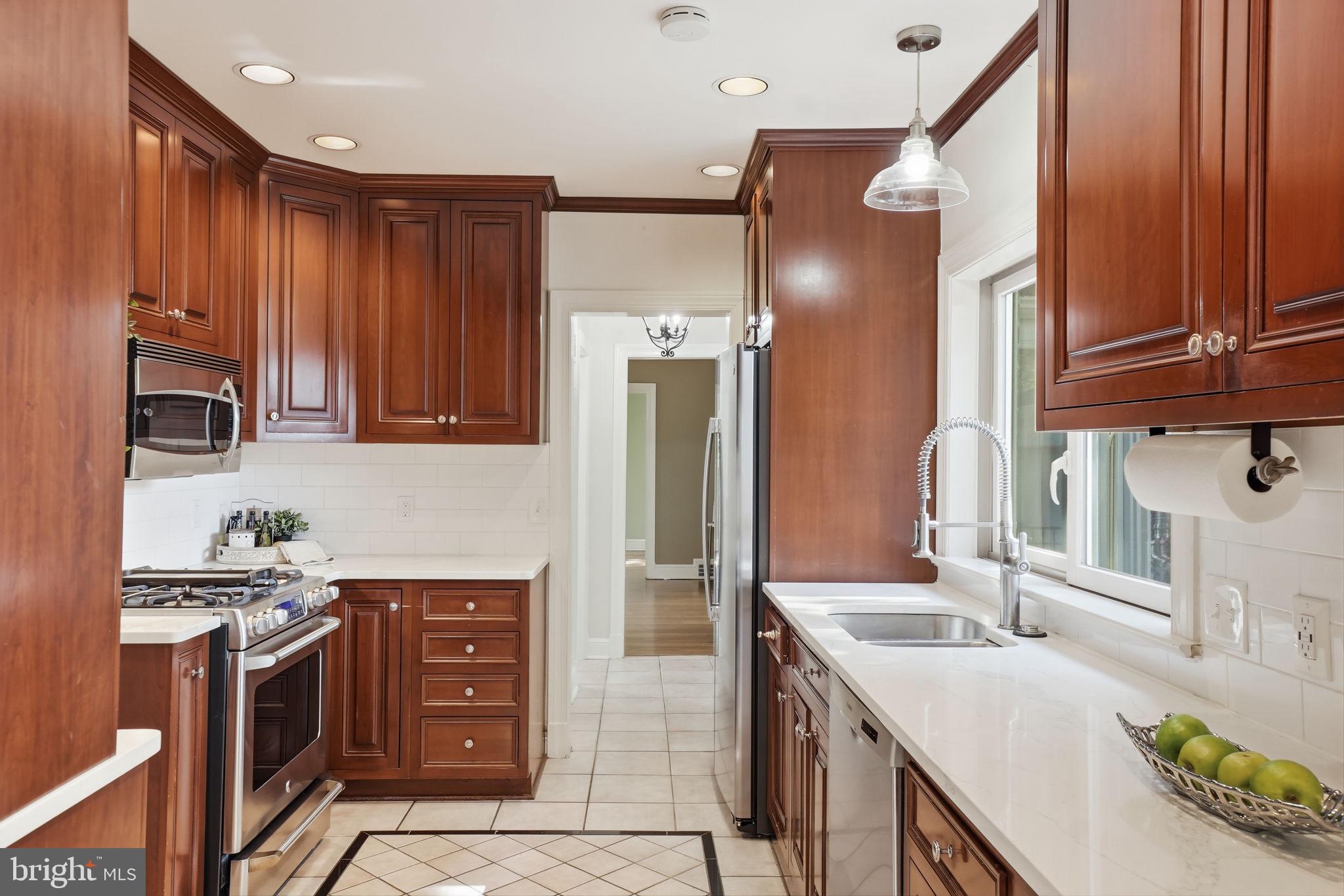 ARLINGTON HEIGHTS - Residential