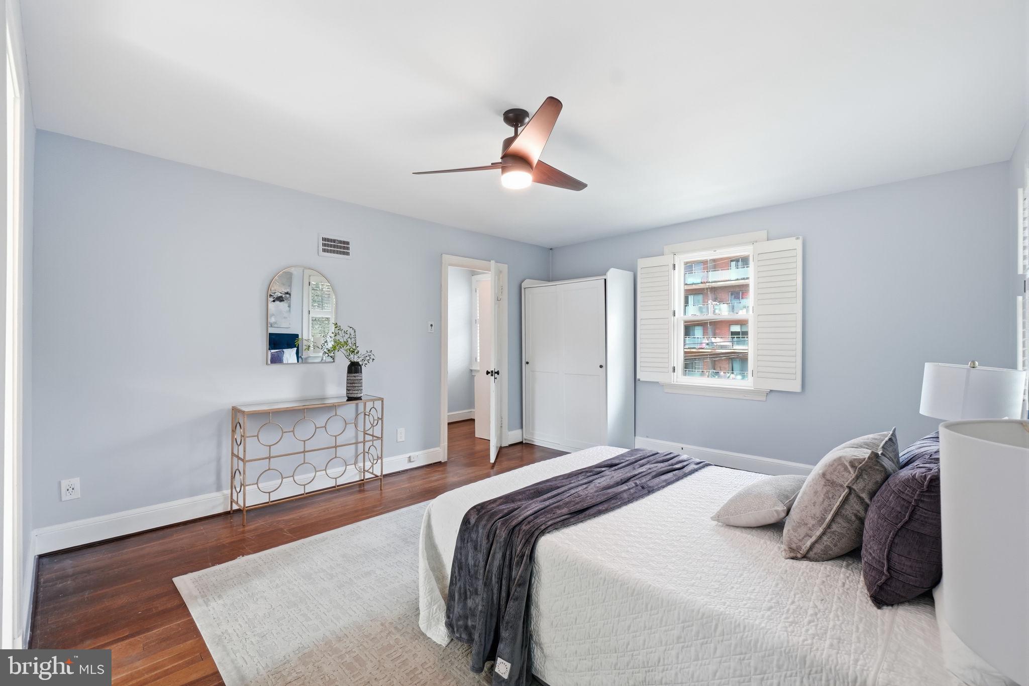 ARLINGTON HEIGHTS - Residential