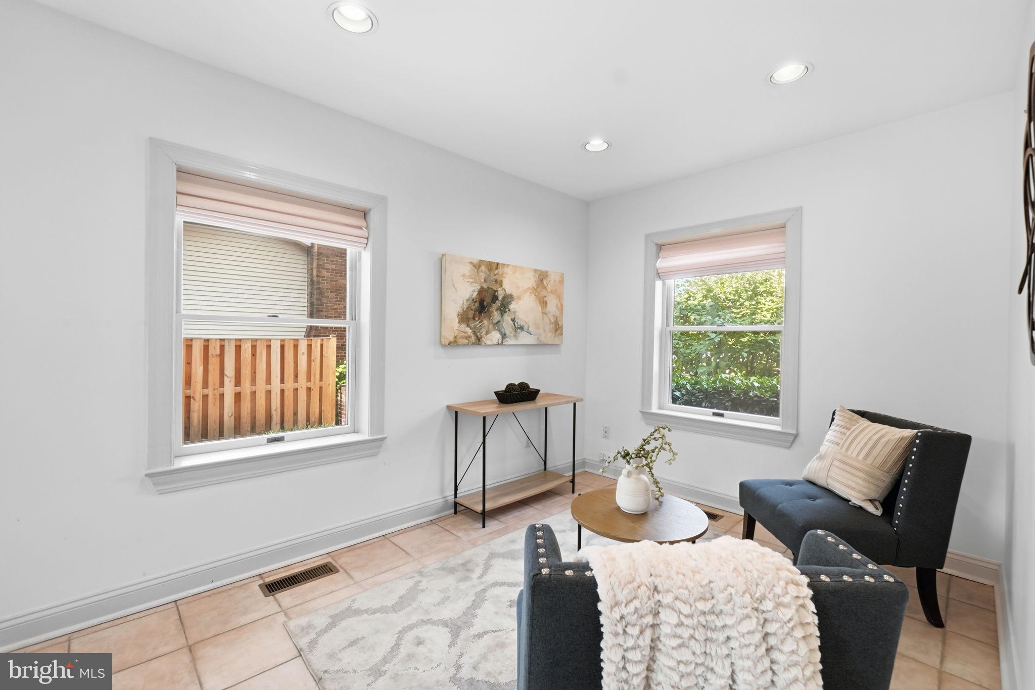 ARLINGTON HEIGHTS - Residential