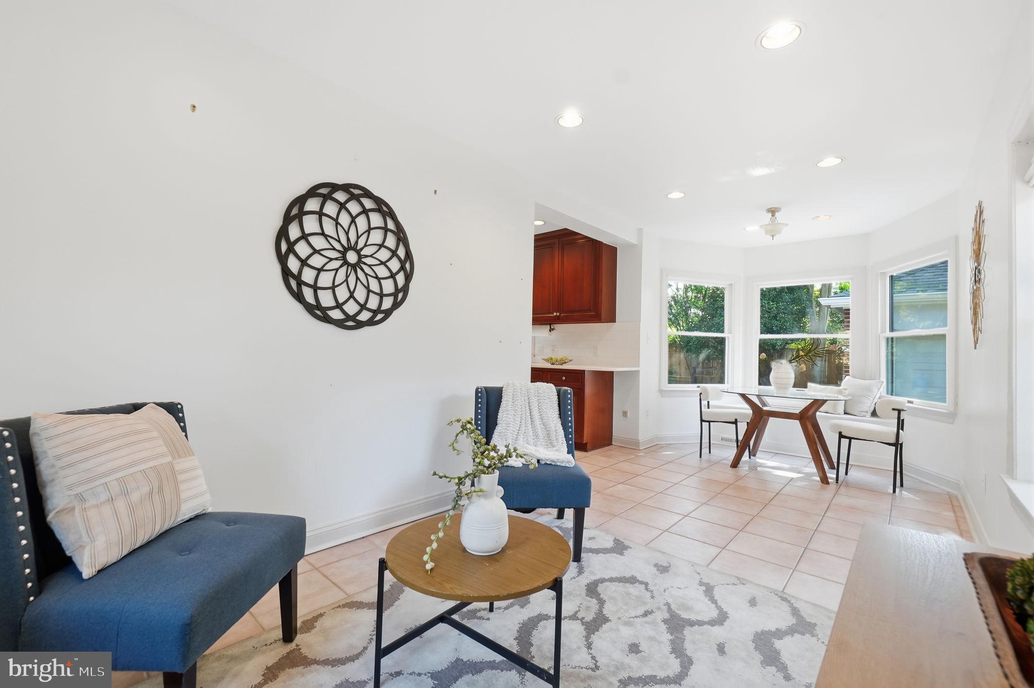 ARLINGTON HEIGHTS - Residential