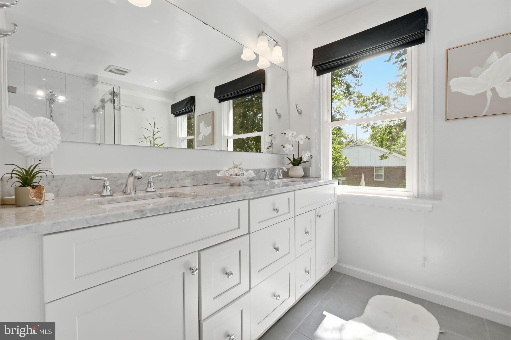 ARLINGTON HEIGHTS - Residential