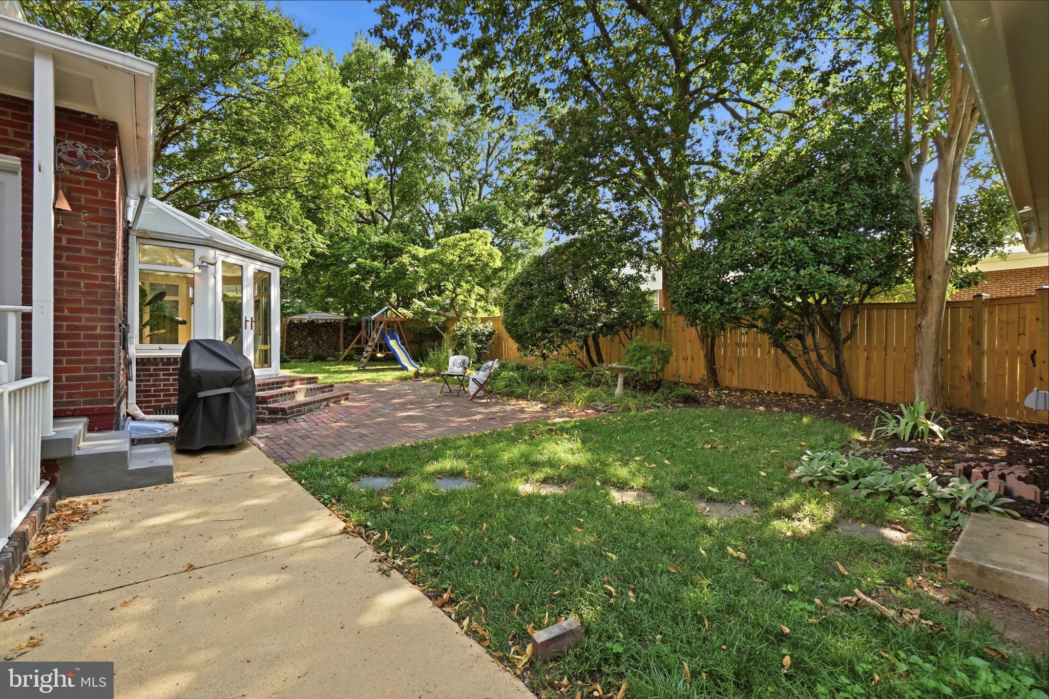 ARLINGTON HEIGHTS - Residential