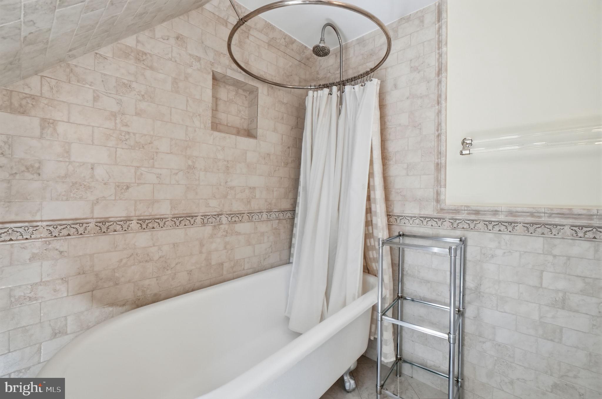 ARLINGTON HEIGHTS - Residential