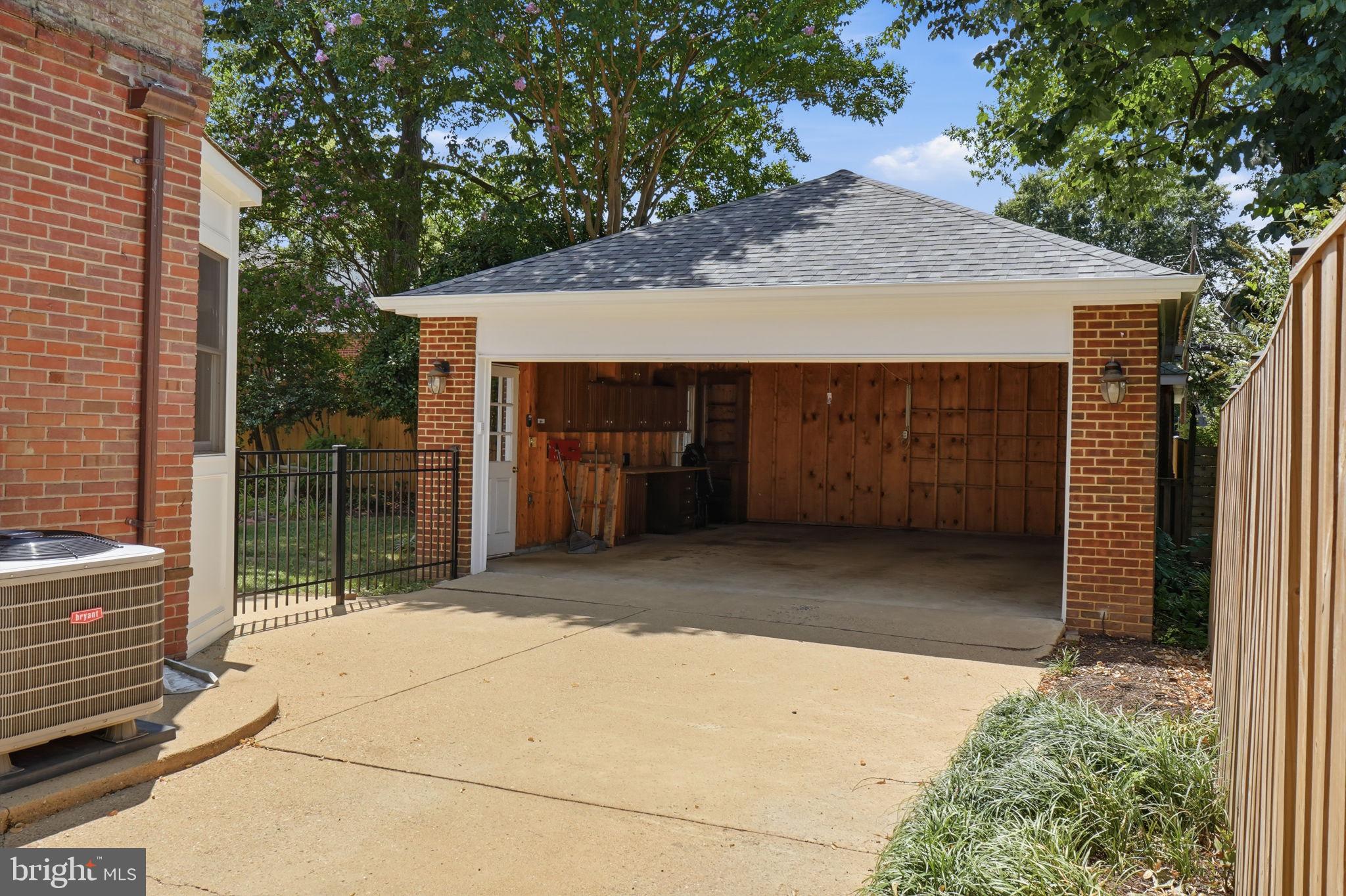 ARLINGTON HEIGHTS - Residential