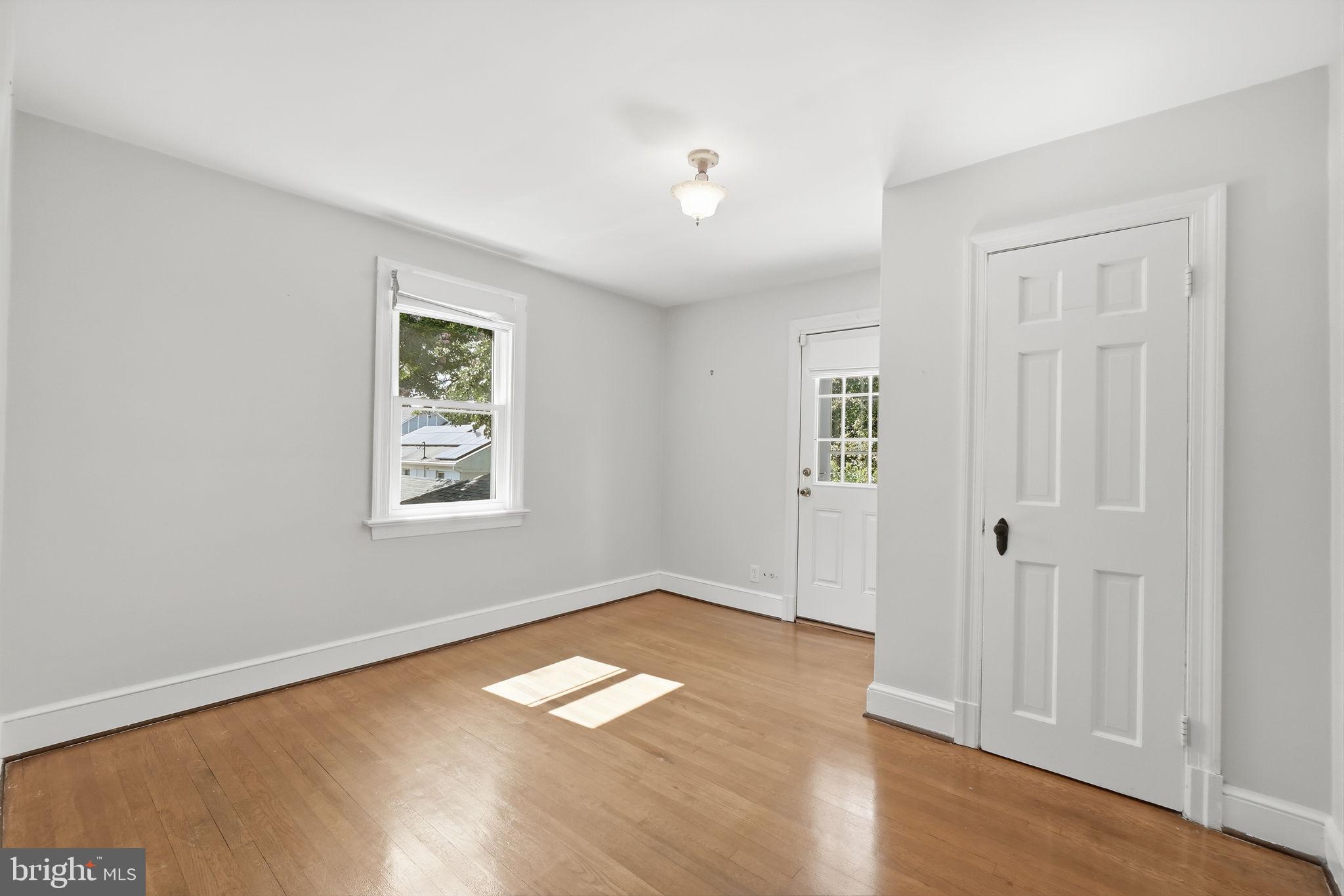 ARLINGTON HEIGHTS - Residential