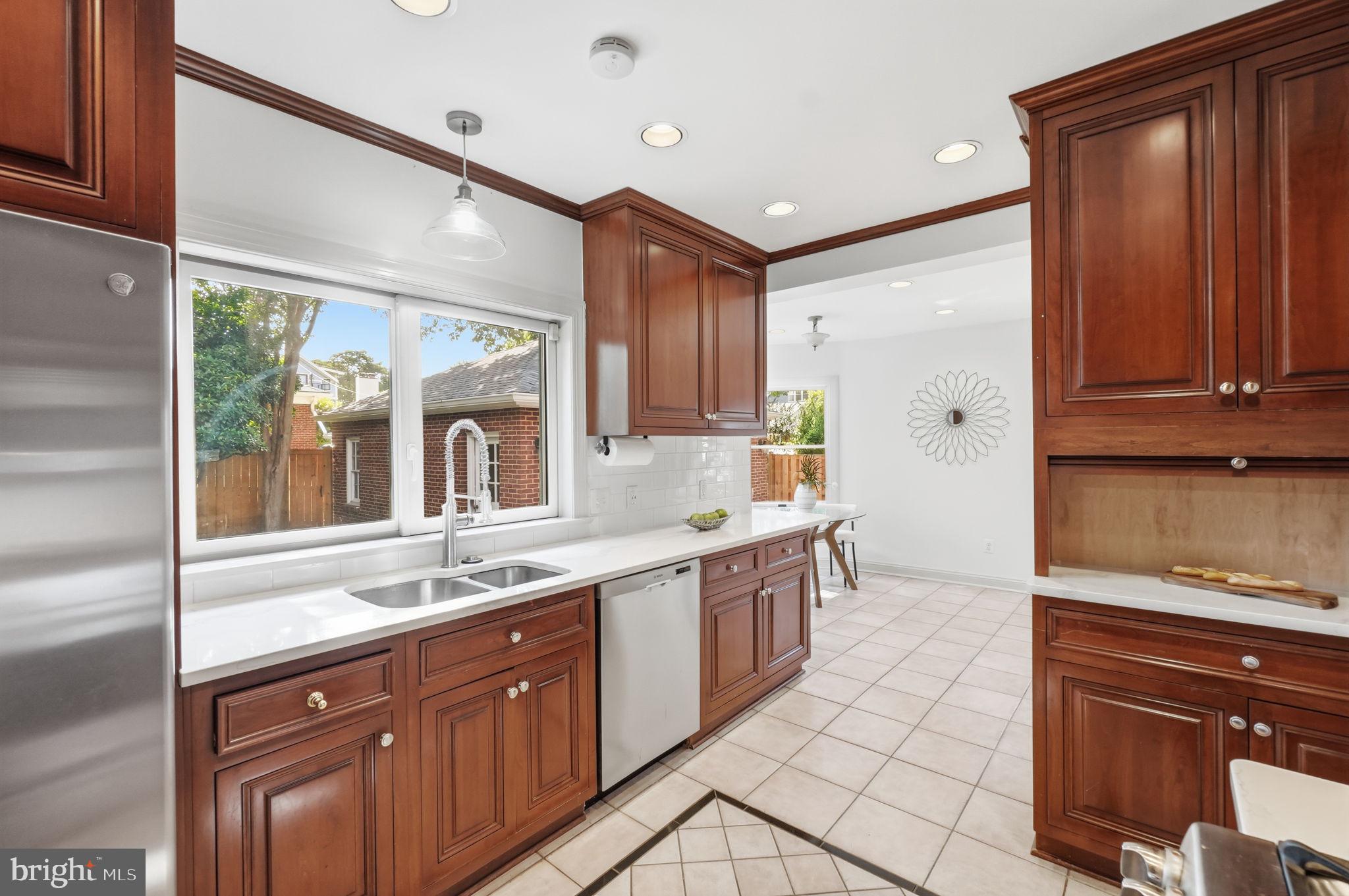 ARLINGTON HEIGHTS - Residential