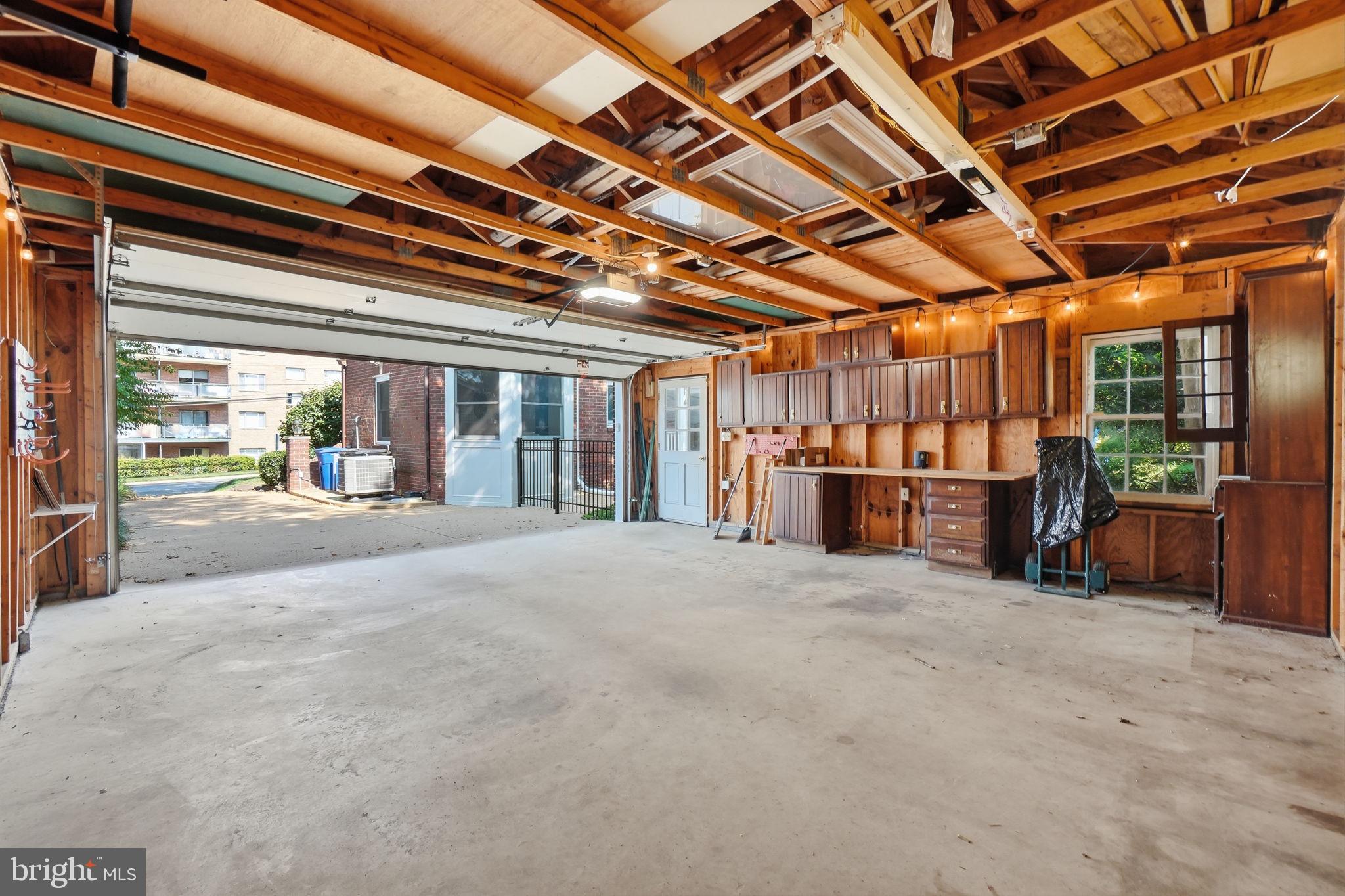 ARLINGTON HEIGHTS - Residential