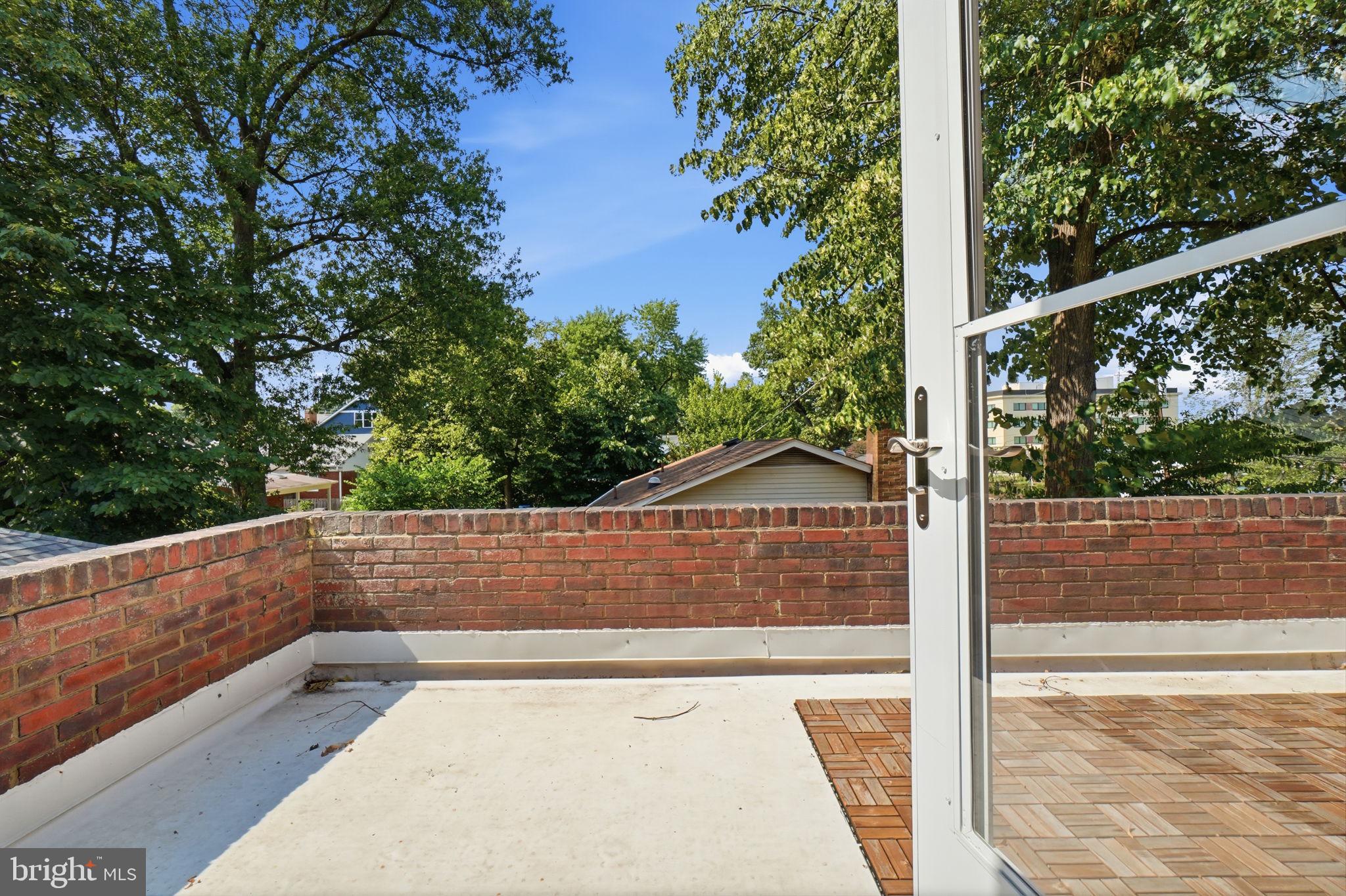 ARLINGTON HEIGHTS - Residential