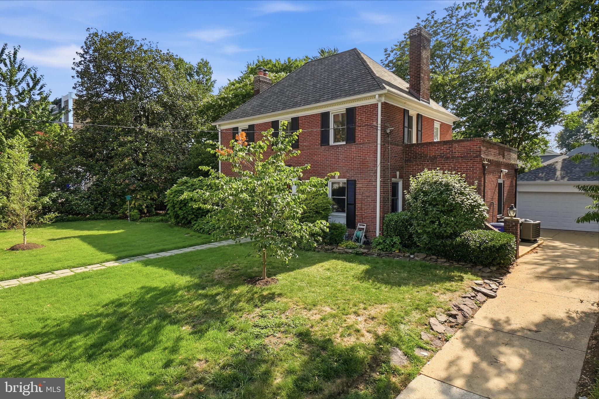 ARLINGTON HEIGHTS - Residential