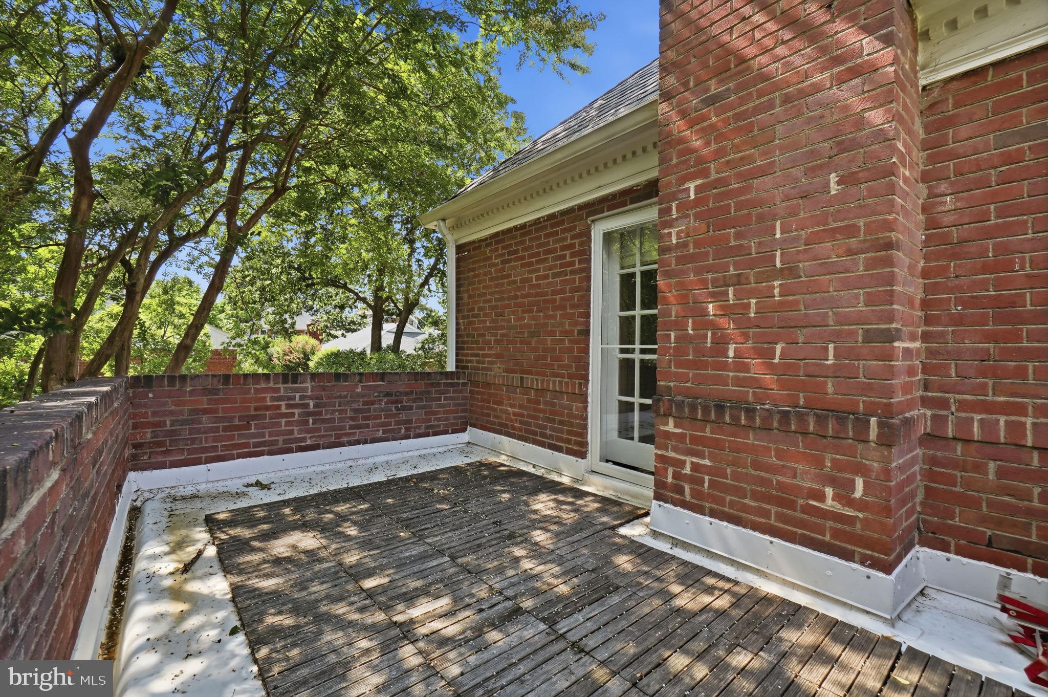 ARLINGTON HEIGHTS - Residential