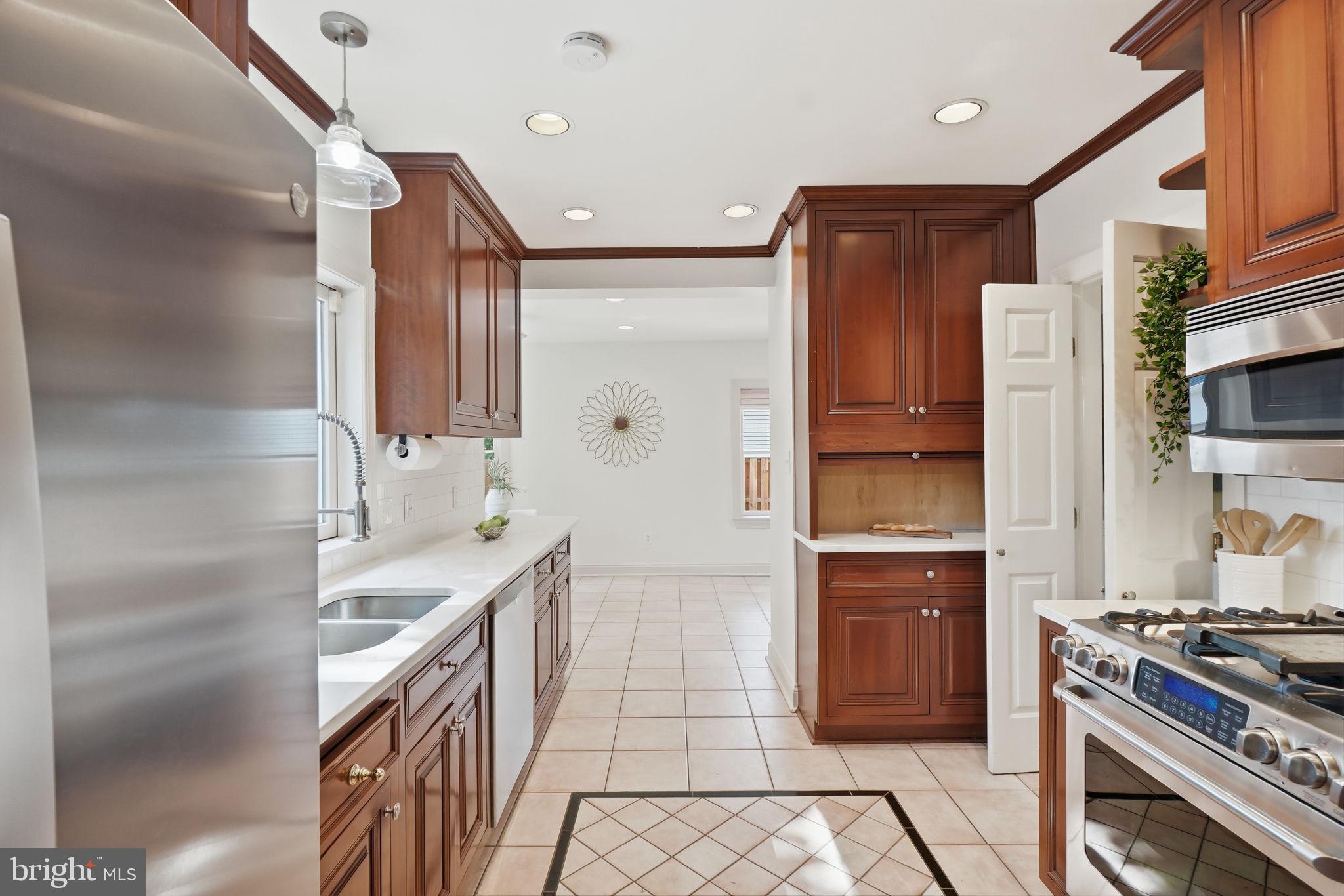 ARLINGTON HEIGHTS - Residential