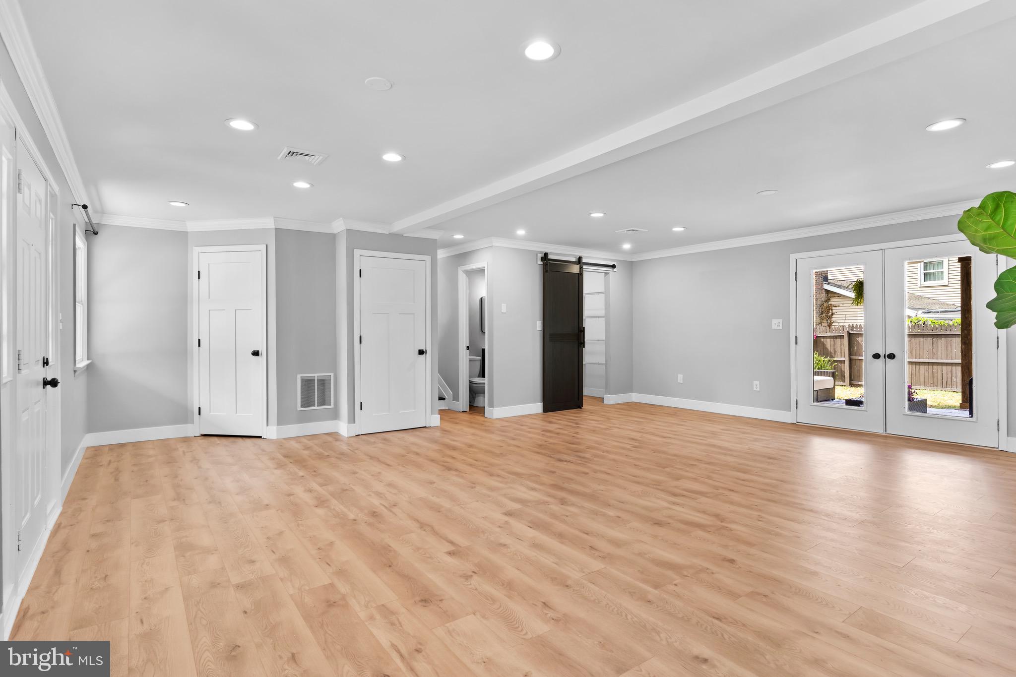 COLONIAL HILLS - Residential