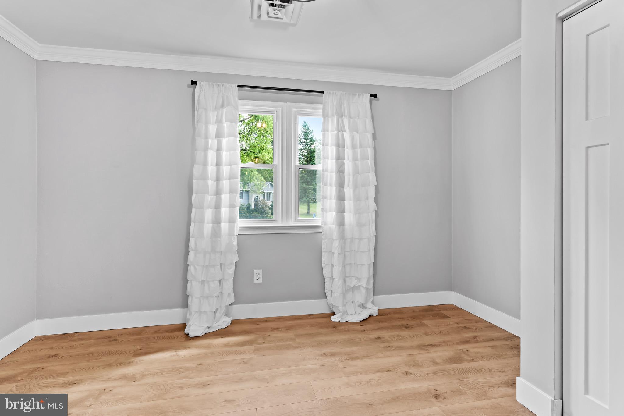 COLONIAL HILLS - Residential