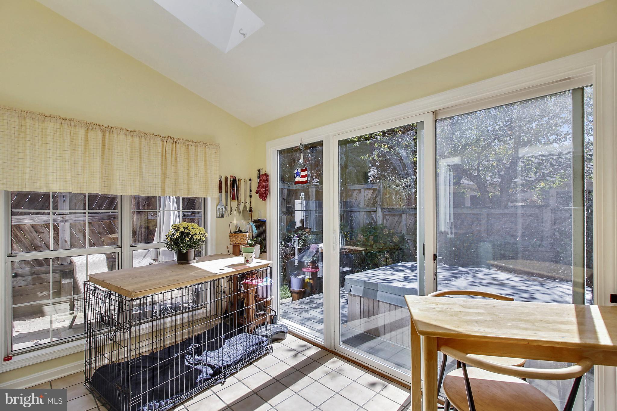MEADOWGATE - Residential