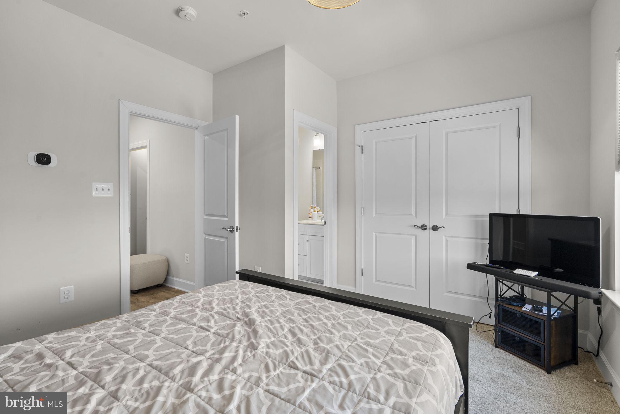 CAPITAL COURT - Residential