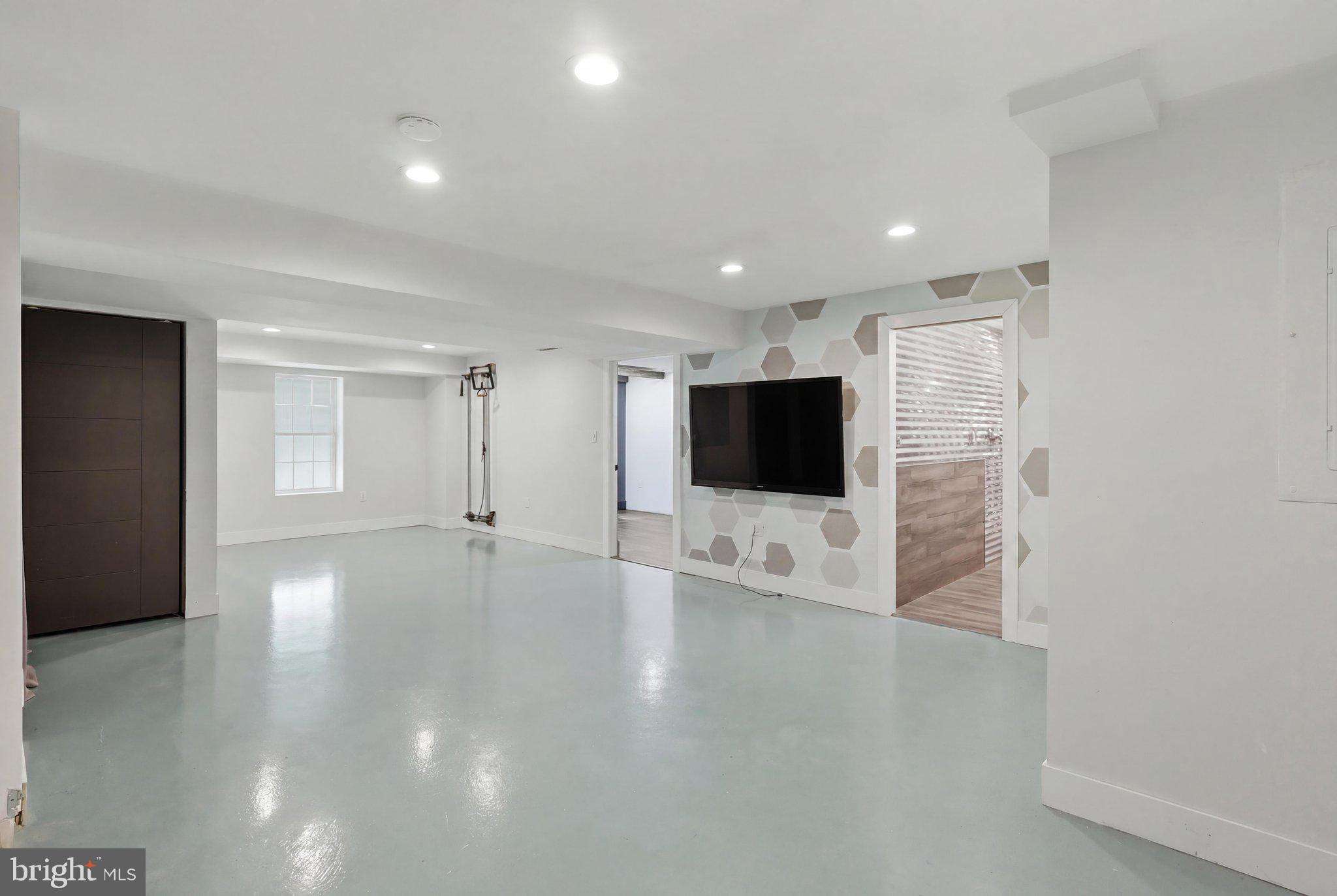 FAIRWAY MEADOWS - Residential