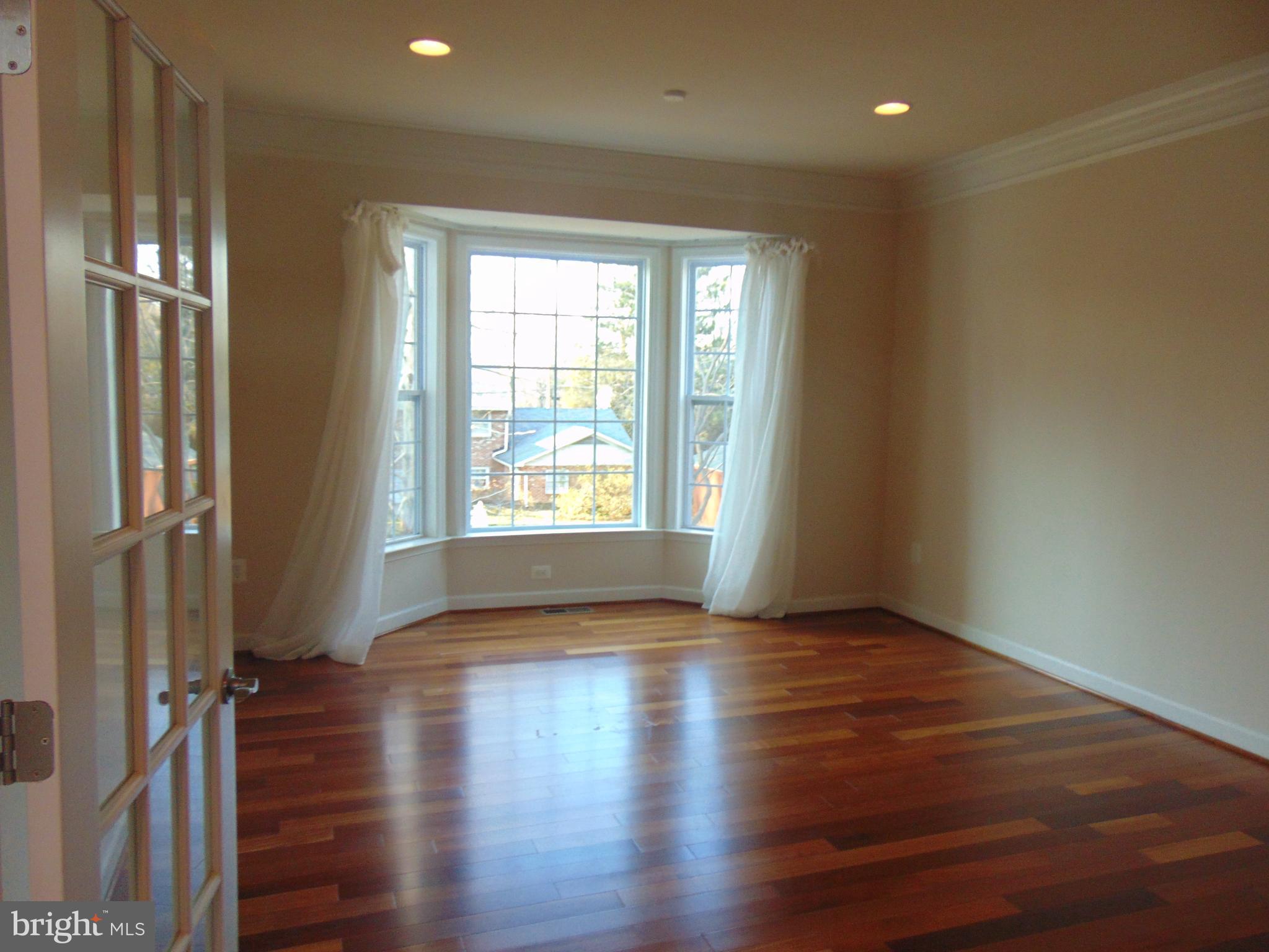 FALLS CHURCH - Residential Lease