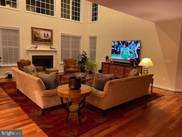 FALLS CHURCH - Residential Lease