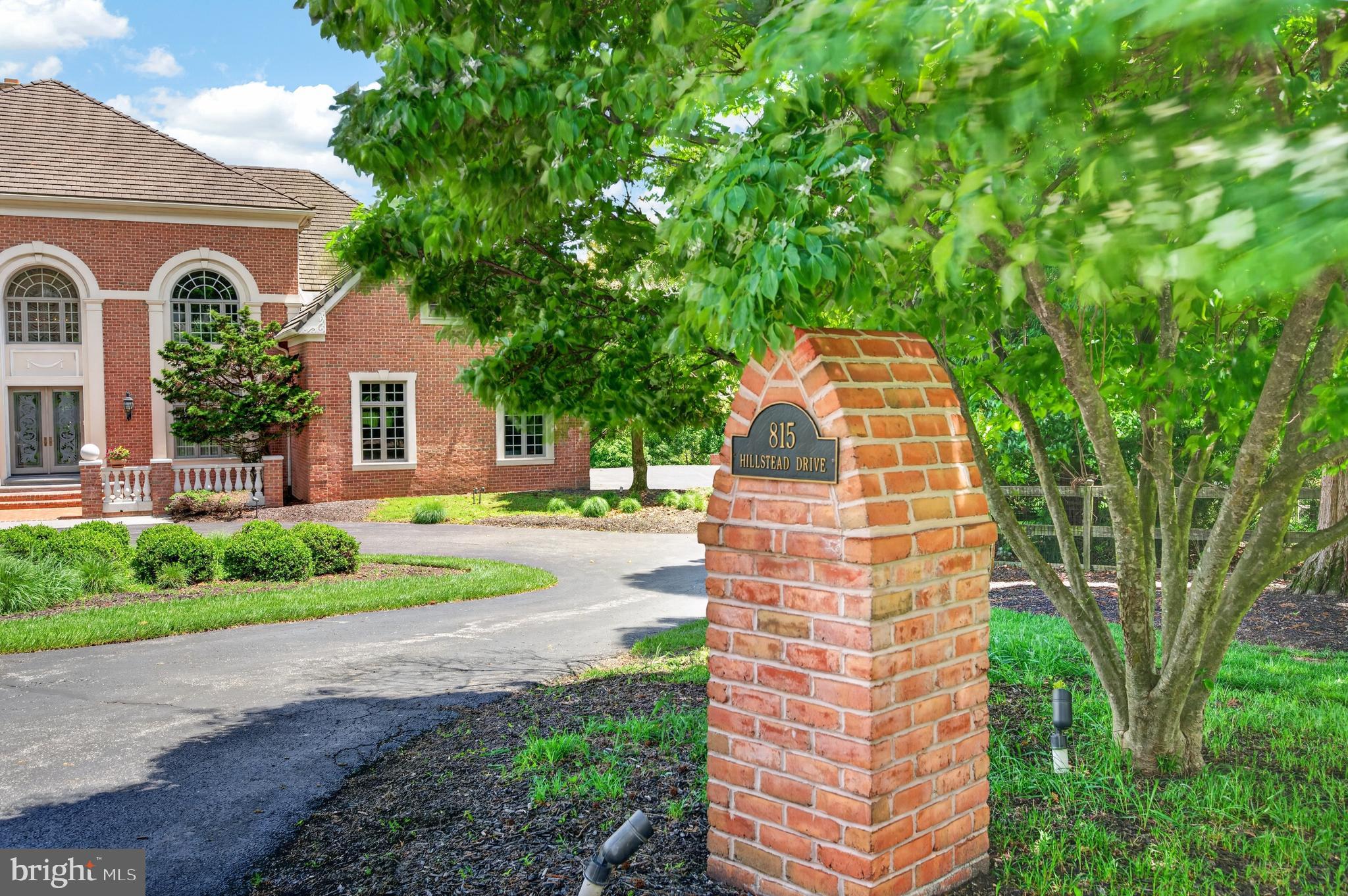HILLSTEAD - Residential