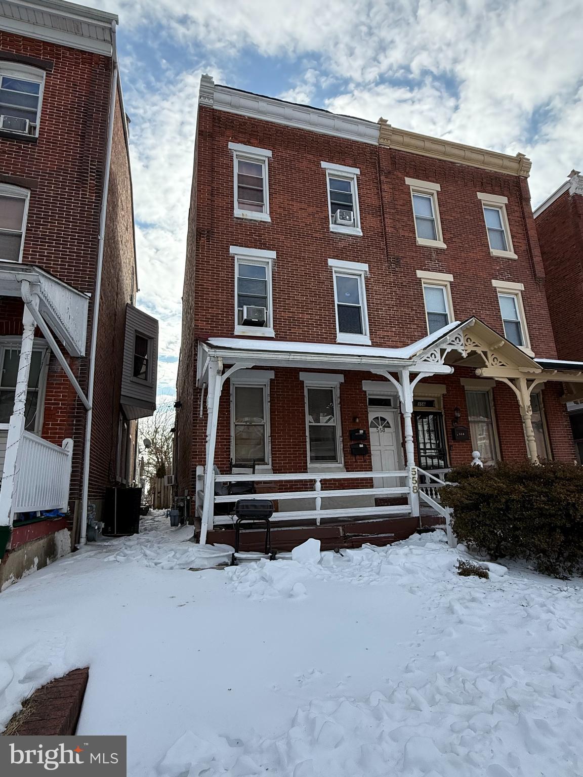 Great investment opportunity in the heart of Norristown, Pennsylvania! This duplex sit in the center of Norristown with tenants currently occupying both units. The first floor unit holds 2 bedrooms and a bathroom while the second floor unit has 3 bedrooms and a bathroom. Situated in a strong rental corridor with consistent demand, this property presents an excellent opportunity to build equity while generating reliable cash flow. Whether you're expanding your portfolio or looking to live in one unit and rent the other, this duplex delivers location, condition, and income potential all in one. Close to public transportation, Plymouth Meeting Mall, KOP,  and major highways.