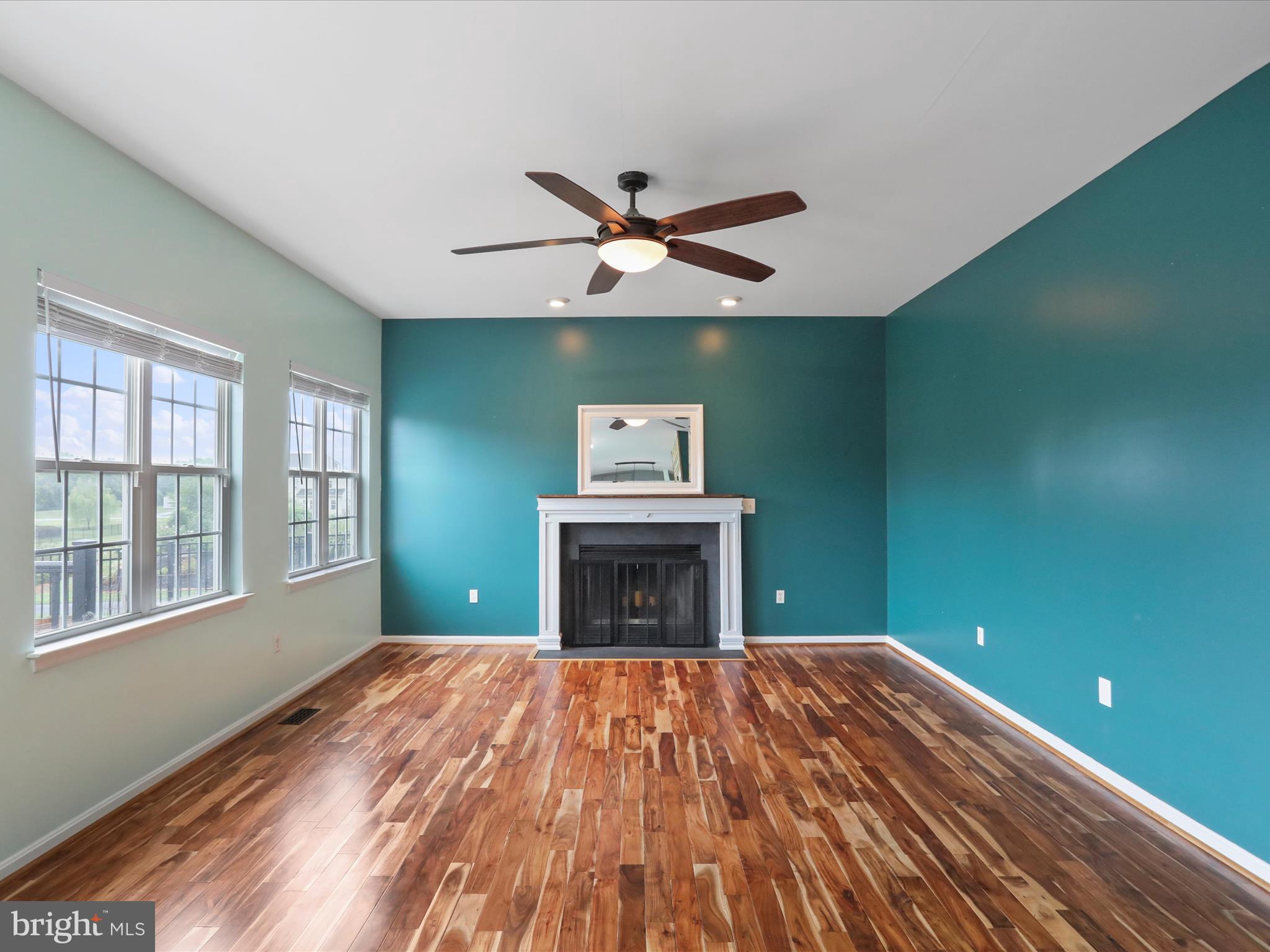 APPLE KNOLLS ESTATES - Residential