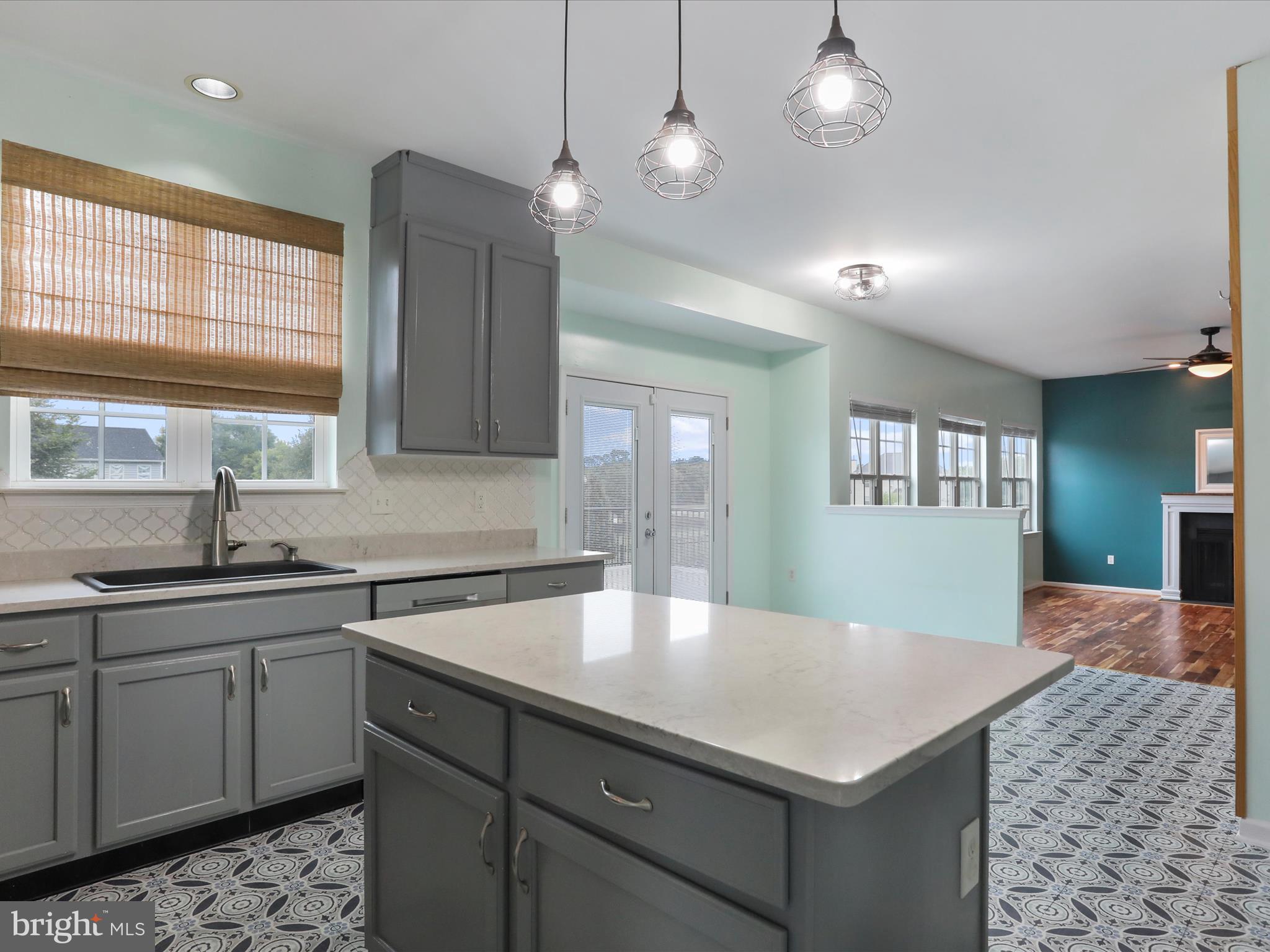 APPLE KNOLLS ESTATES - Residential