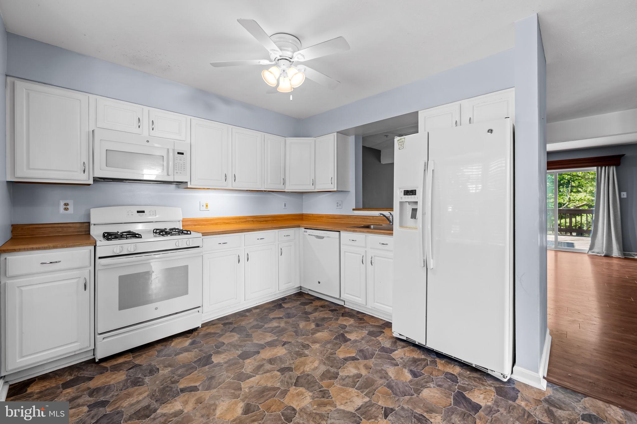 ROBERTS FIELD - Residential