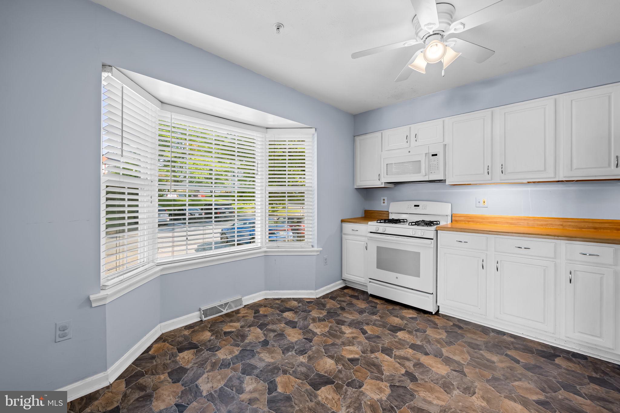 ROBERTS FIELD - Residential