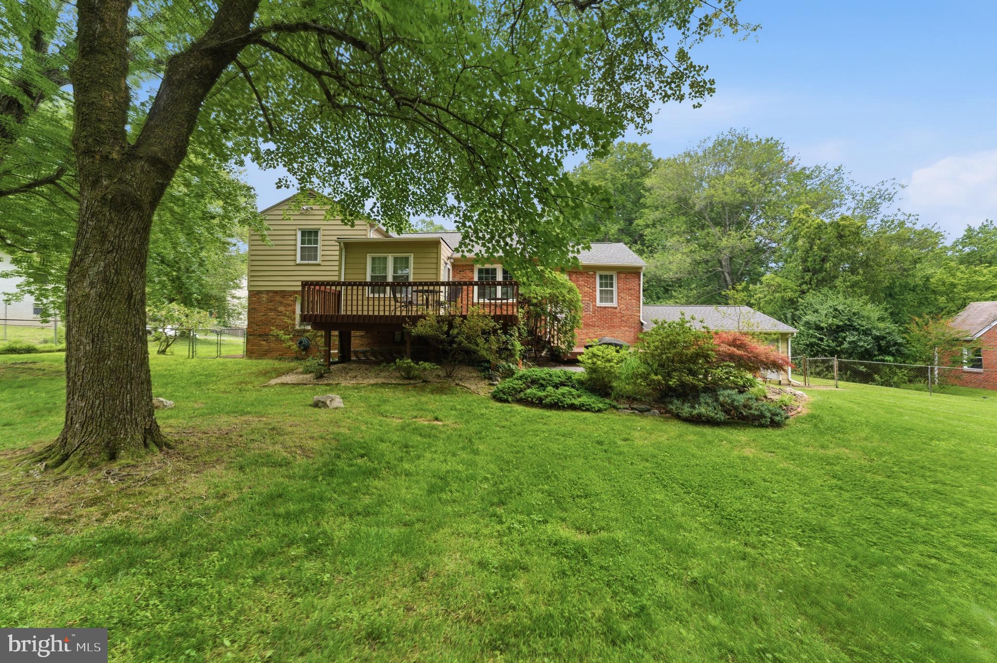 MEADOWOOD - Residential