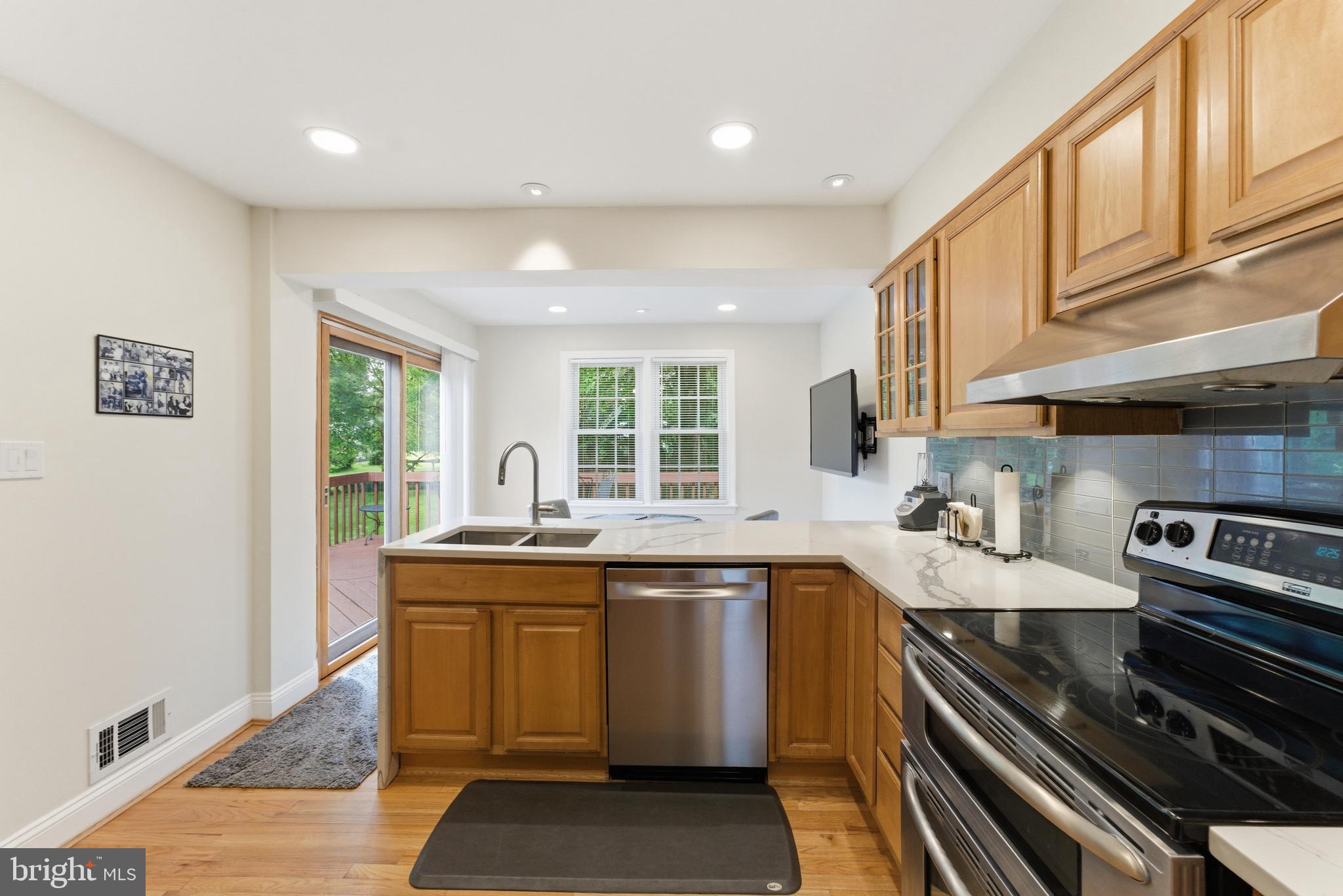 MEADOWOOD - Residential