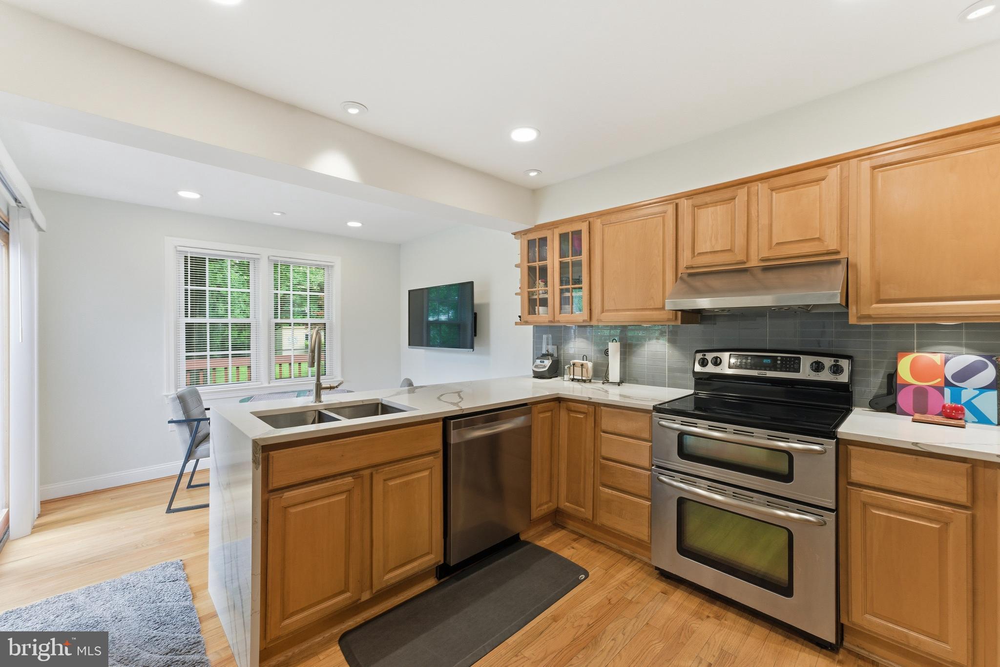 MEADOWOOD - Residential