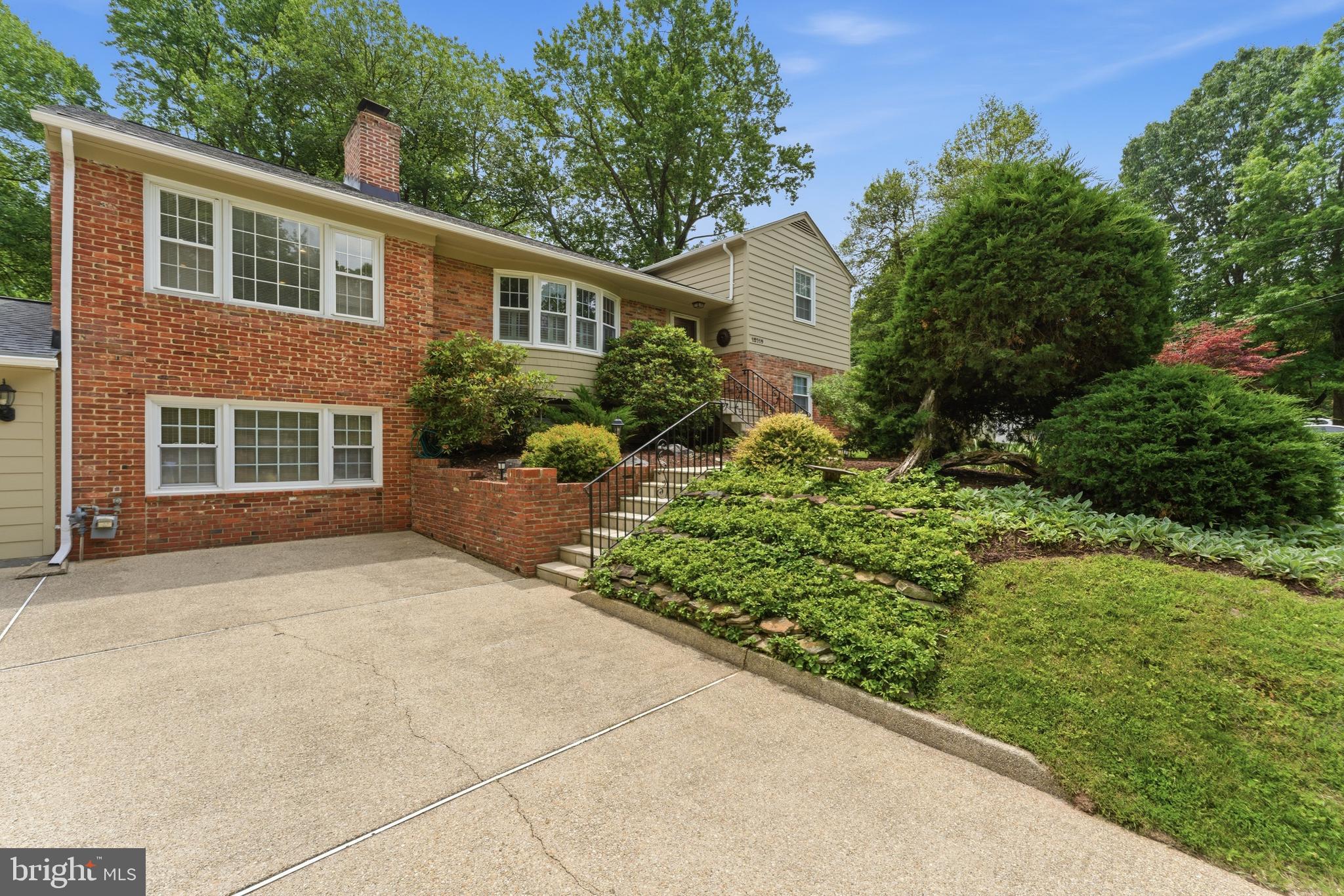 MEADOWOOD - Residential
