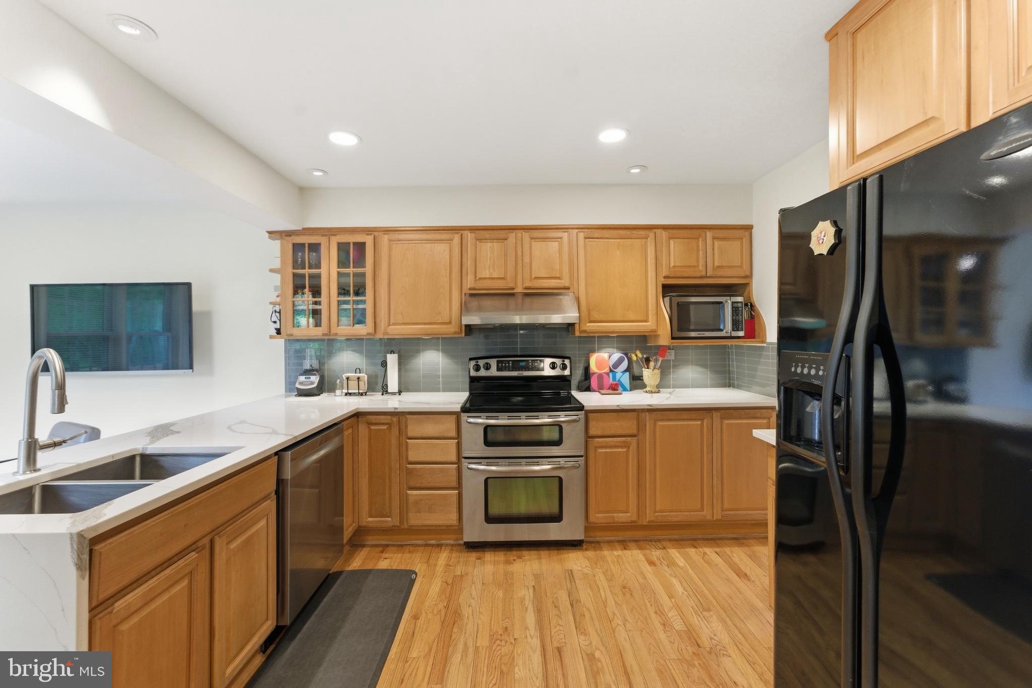 MEADOWOOD - Residential