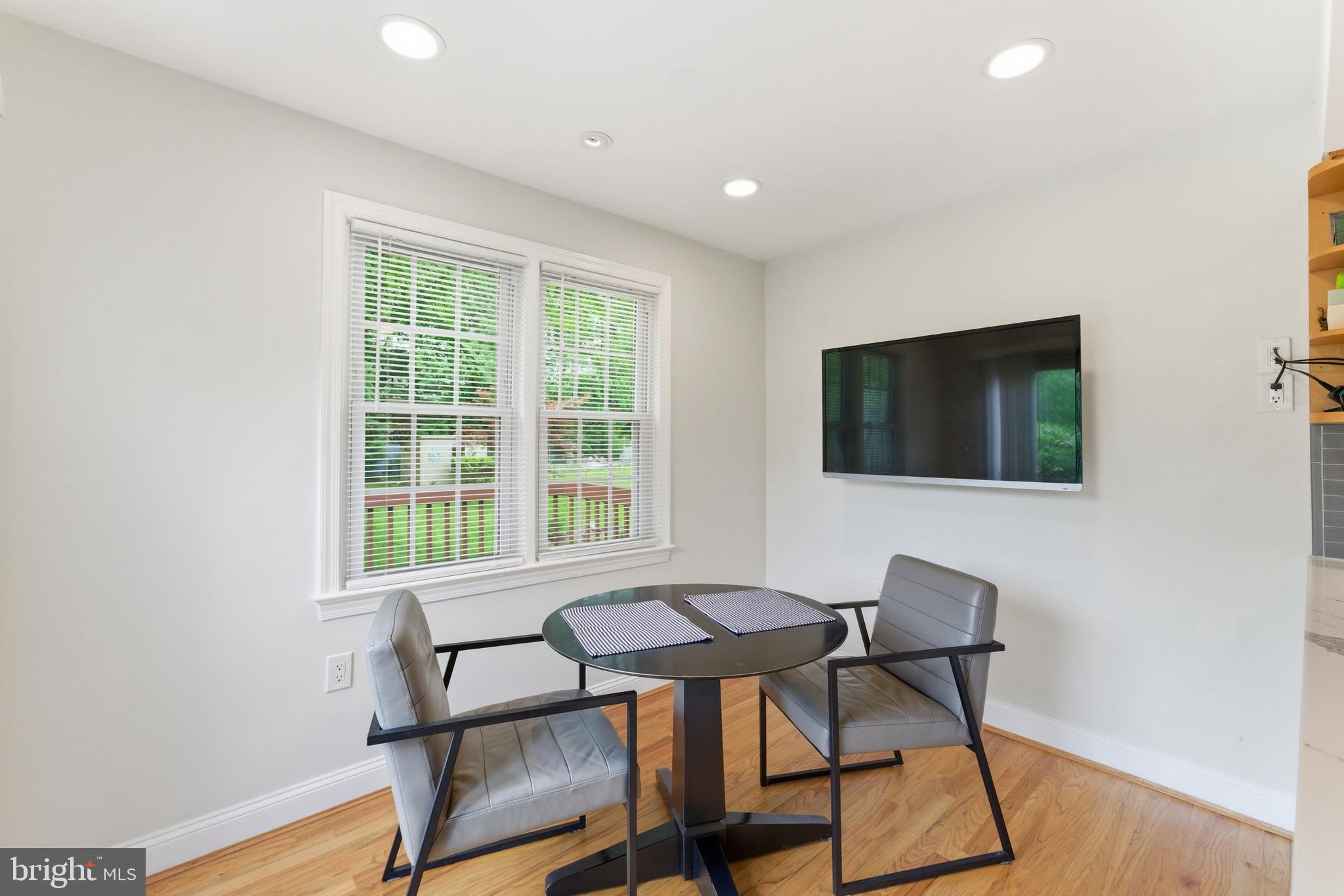 MEADOWOOD - Residential