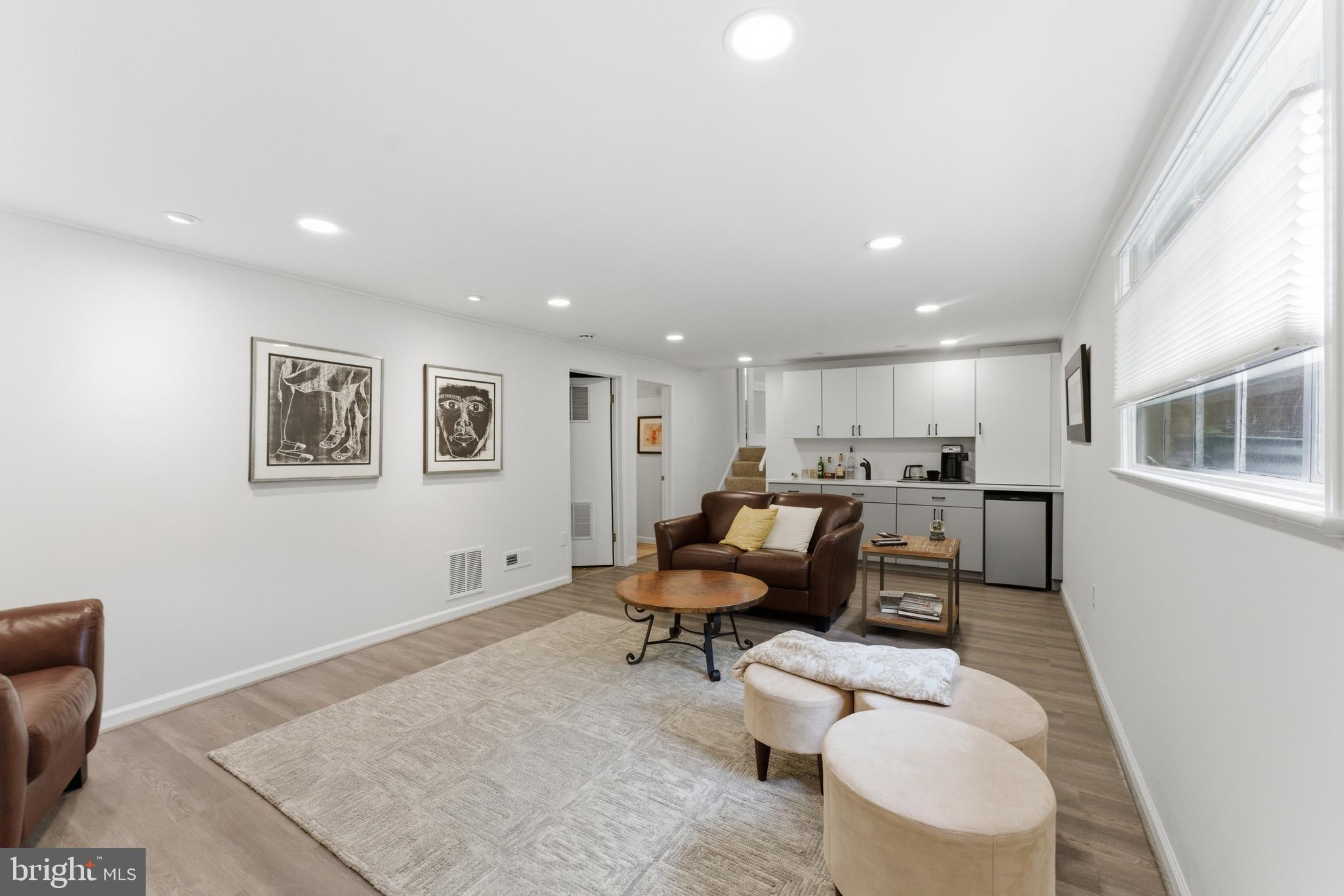 MEADOWOOD - Residential
